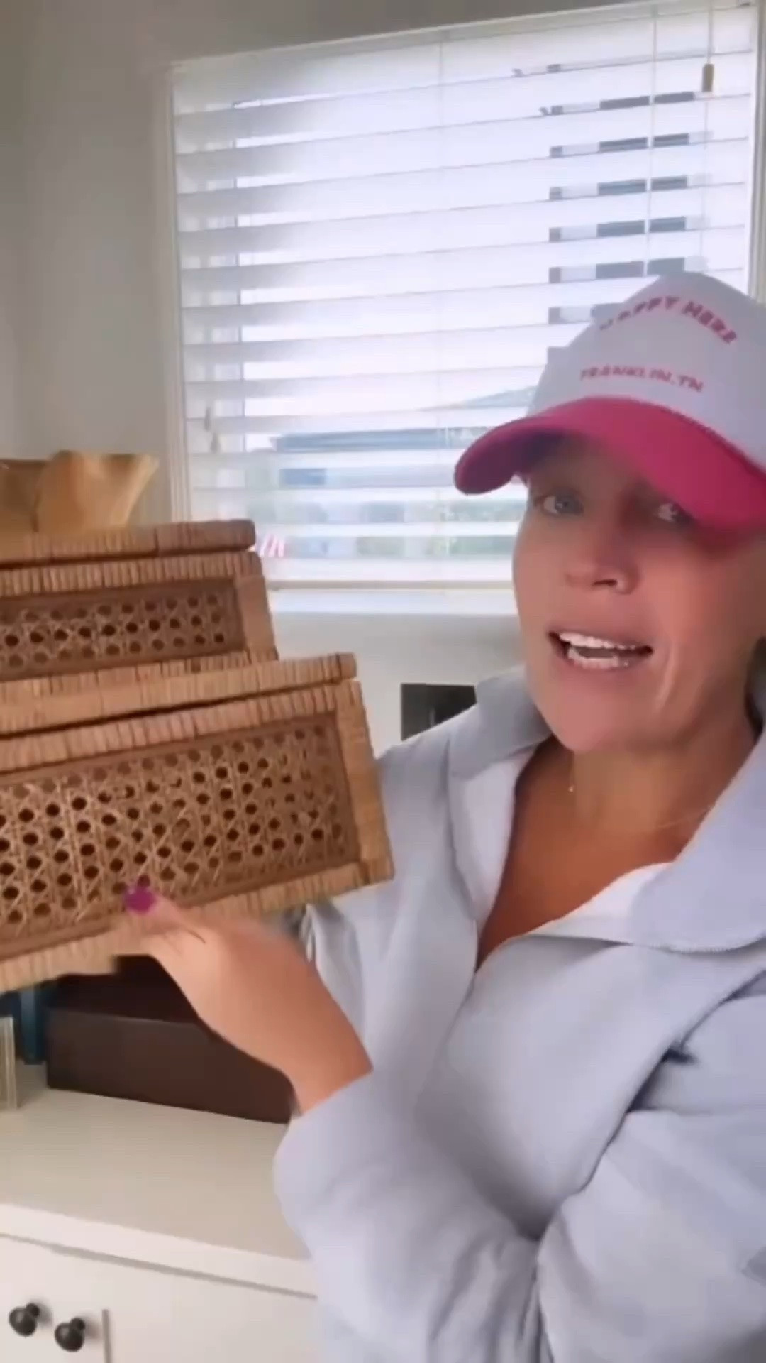 You cannot convince me these expensive-looking rattan boxes are NOT designer inspired 👀

The home decor girlies are about to lose it because Walmart + Amazon are absolutely winning right now 😂

These look like the kind of storage boxes you’d find styled on a $4 million Nancy Meyers house tour… except they’re actually affordable.

I’m telling you right now:
the rich cozy home aesthetic does NOT have to cost a fortune anymore ✨