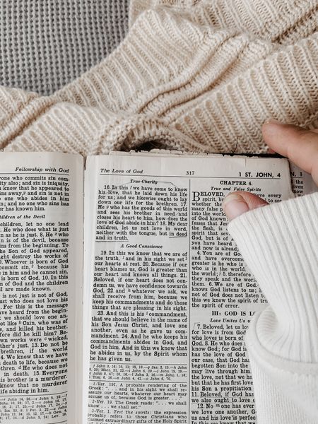 Bible study 💌
Cozy mornings 
Winter activities 🤍 

#LTKGiftGuide #LTKhome #LTKSeasonal