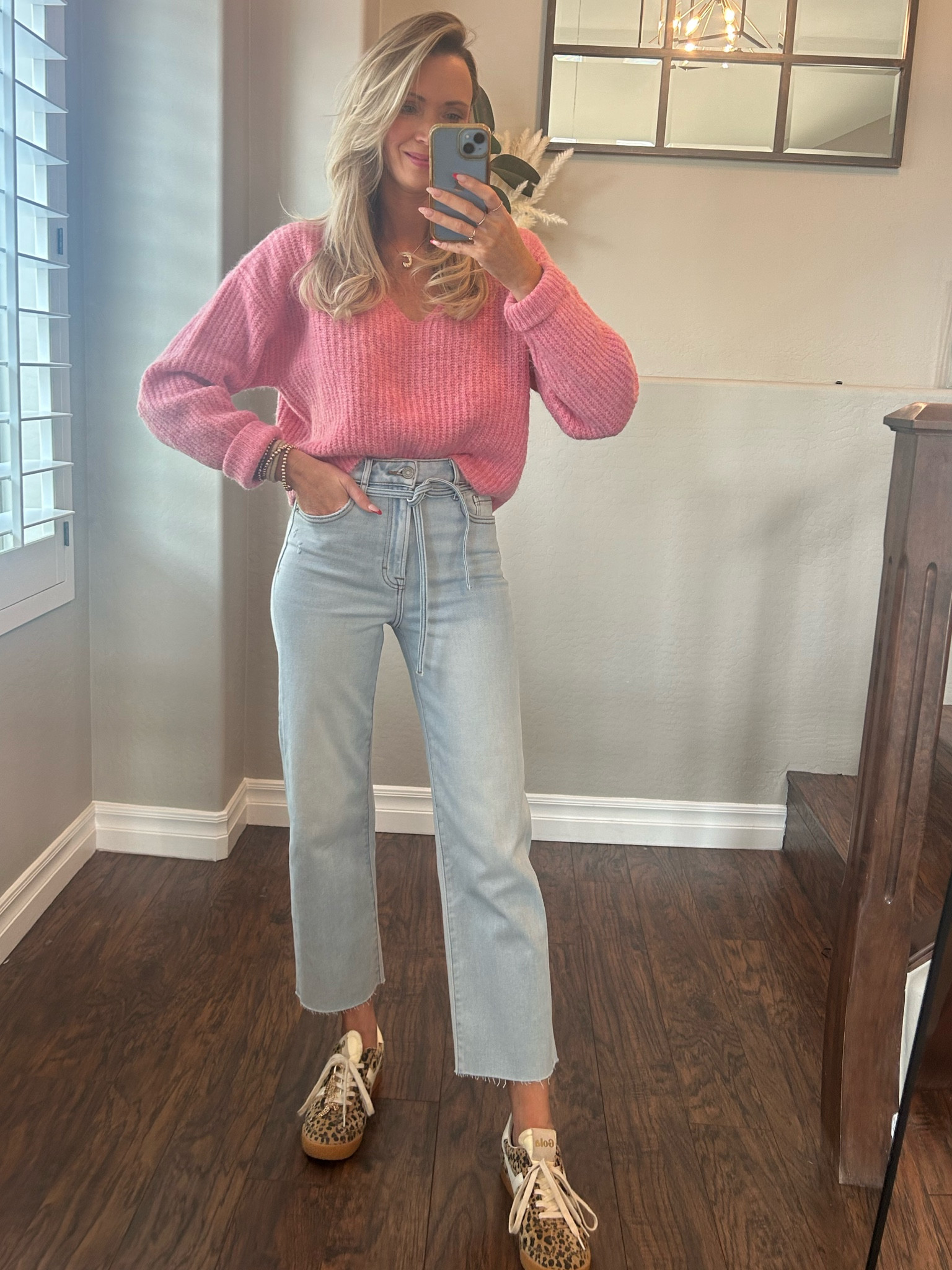 My OOTD! Use my code TRACYSAVE35 for 35% off! The code is good until 12/31! 

Sweater- size xs
Jeans- size 24