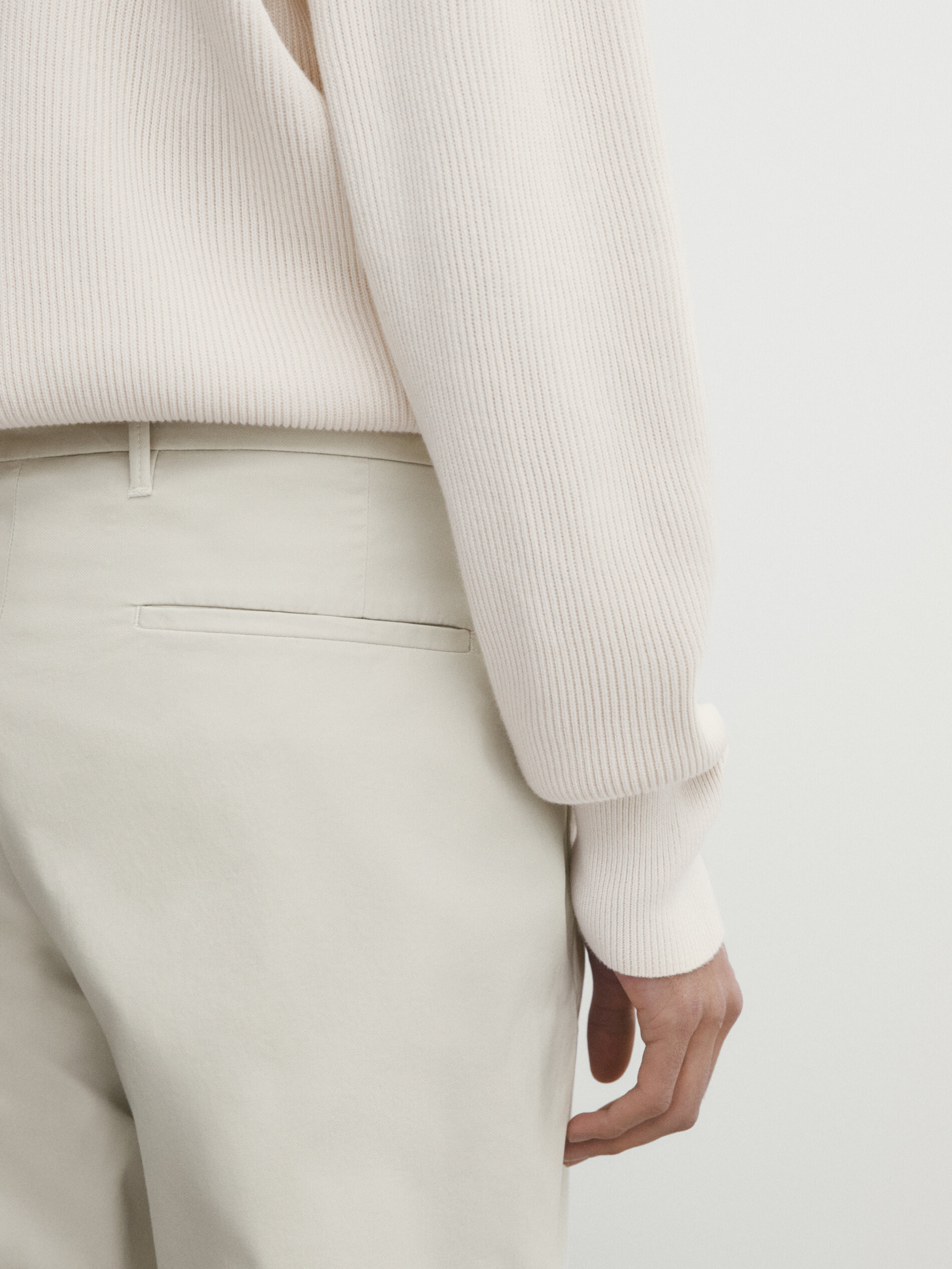 Slim-Fit-Chinohose aus Trikotstoff | Massimo Dutti DE