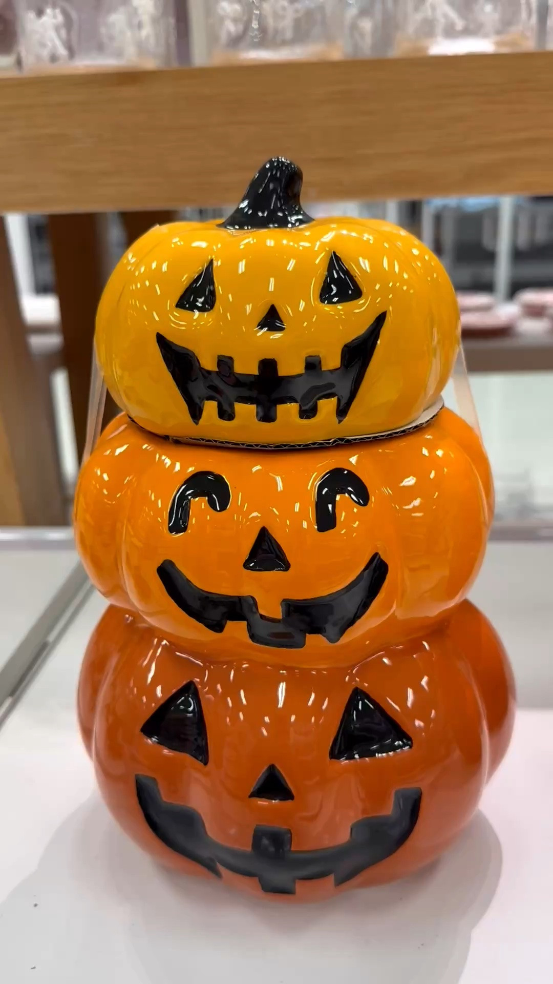 There’s nothing like an orange ombré pumpkin cookie jar for Halloween. Yes please! 🎃

#stackedpumpkincookiejar #halloweendecor #halloweencookiejar #pumpkindecor #pumpkincookiejar #target #halloweenkitchendecor #cutehalloweendecor

#LTKHome #LTKSeasonal