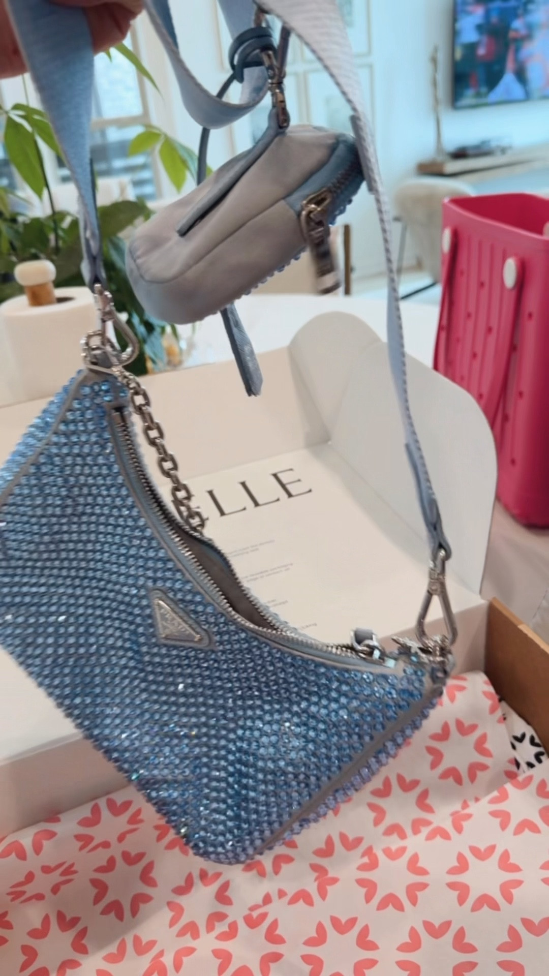 Loving my recent @Vivrelle bag! Get your first month of styles FREE with code “MARGARETBAKER”. #vivrellepartner #ad 

#LTKTravel #LTKgrwm #LTKootd