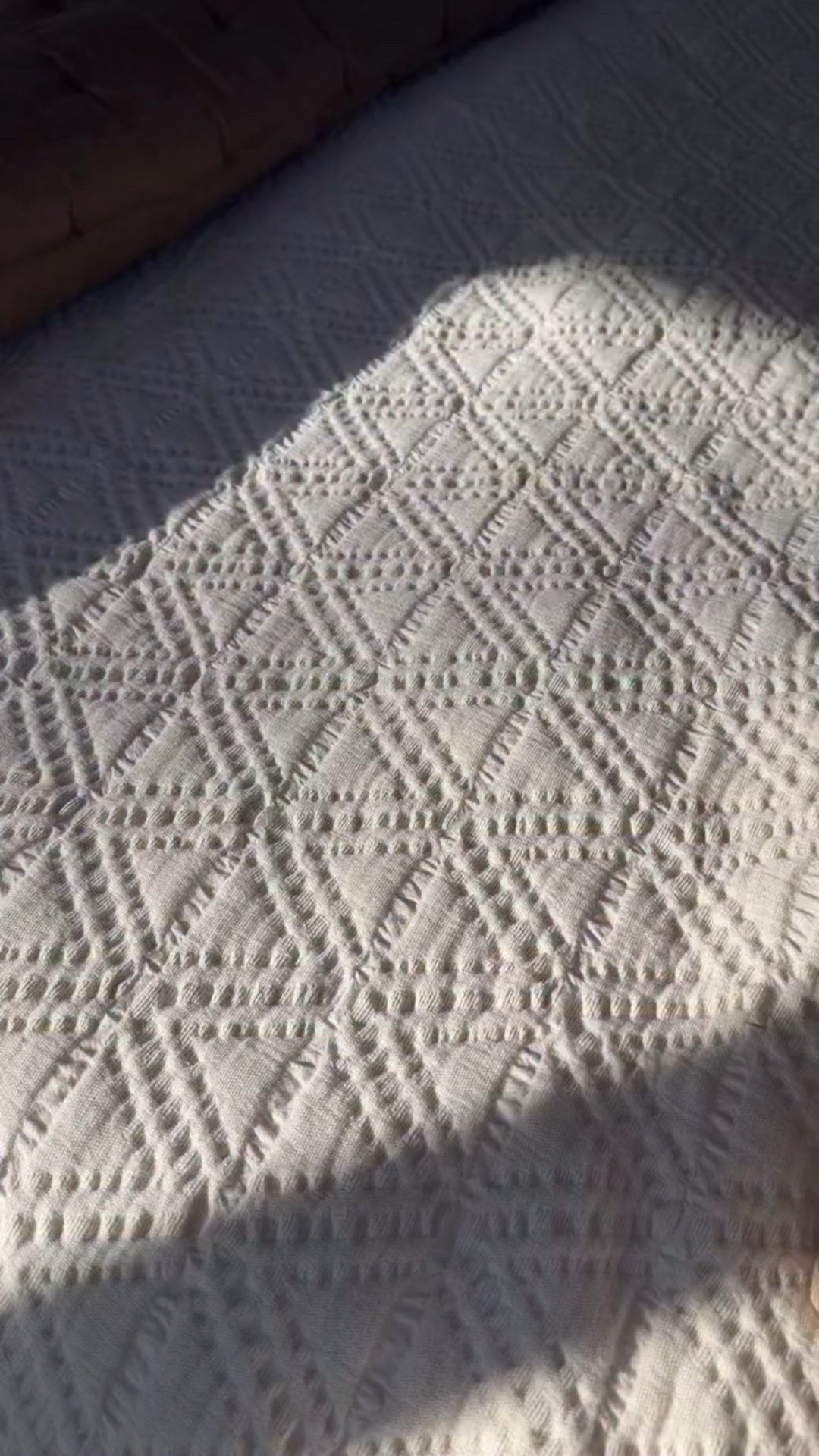 Thanks to my new cold weather-ready pieces from @athleta i am able to enjoy my outdoor walking and workout habits regardless of the weather!! The fabric and the function of it is incredible and so is the quality of these pieces. I am obsessed with this outfit. #AthletaPartner #PowerofShe