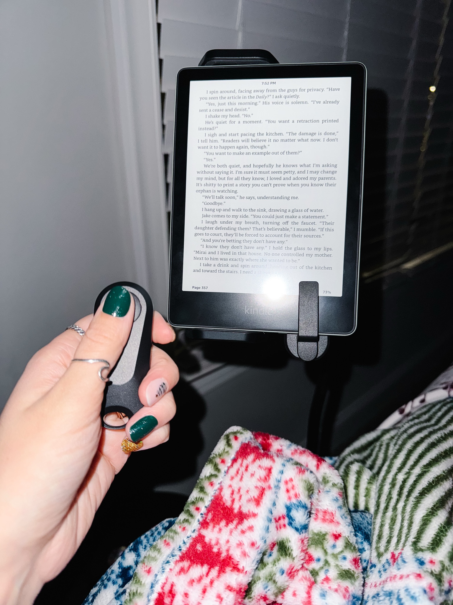 gift idea for all your kindle lovers 🤩 PERFECT for winter when your hands are cold and you wanna stay tucked in!!


kindle, paperwhite, ereader, clicker, stand

#LTKHoliday #LTKHome #LTKGiftGuide