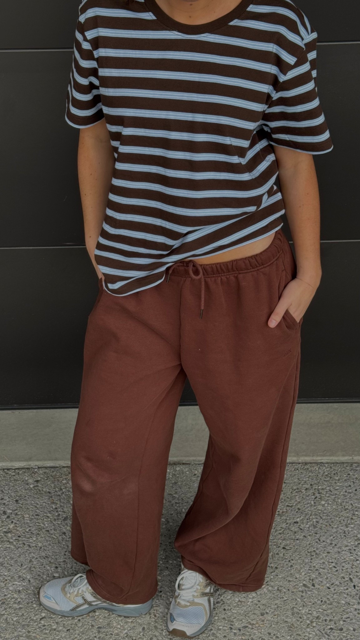 Airport fit ✈️ Striped oversized tee (S), trackies (M) & my ASICS GEL-DS Trainer 14s in Airy Blue/Clay Canyon 🤎 