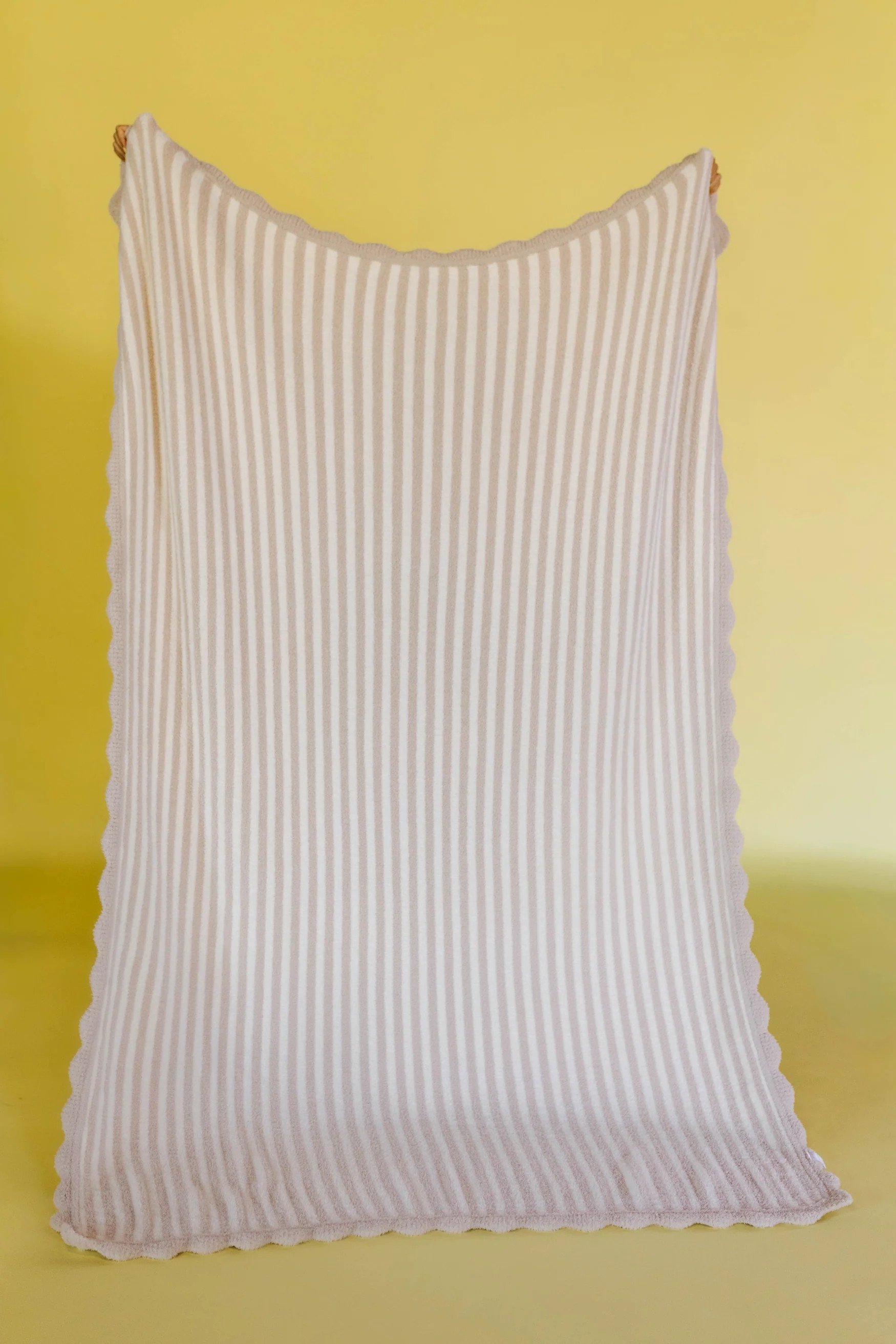Sand Pinstripe Scallop Blanket 60x80 | Staykation