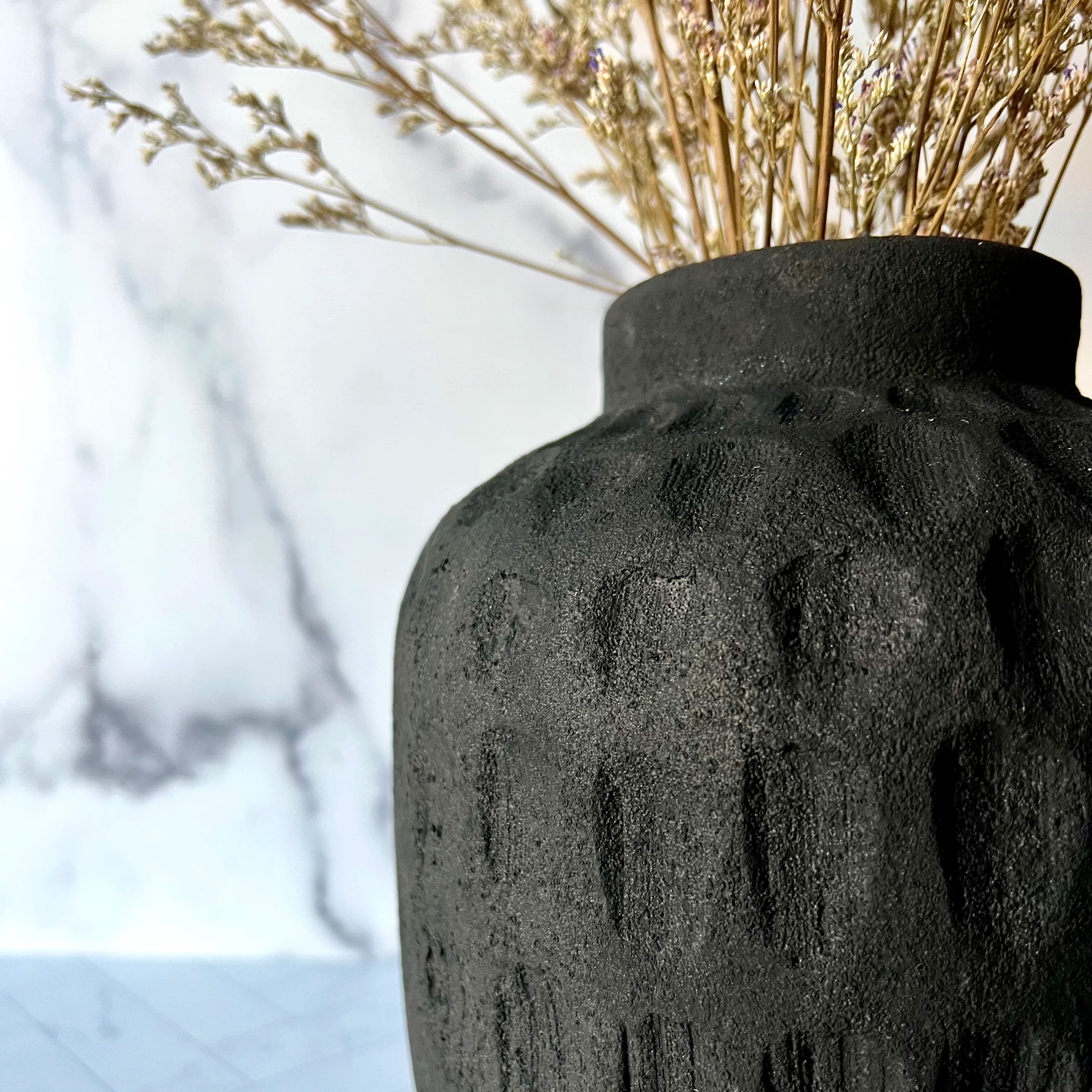 Bold Black Vase | The Offbeat Co.