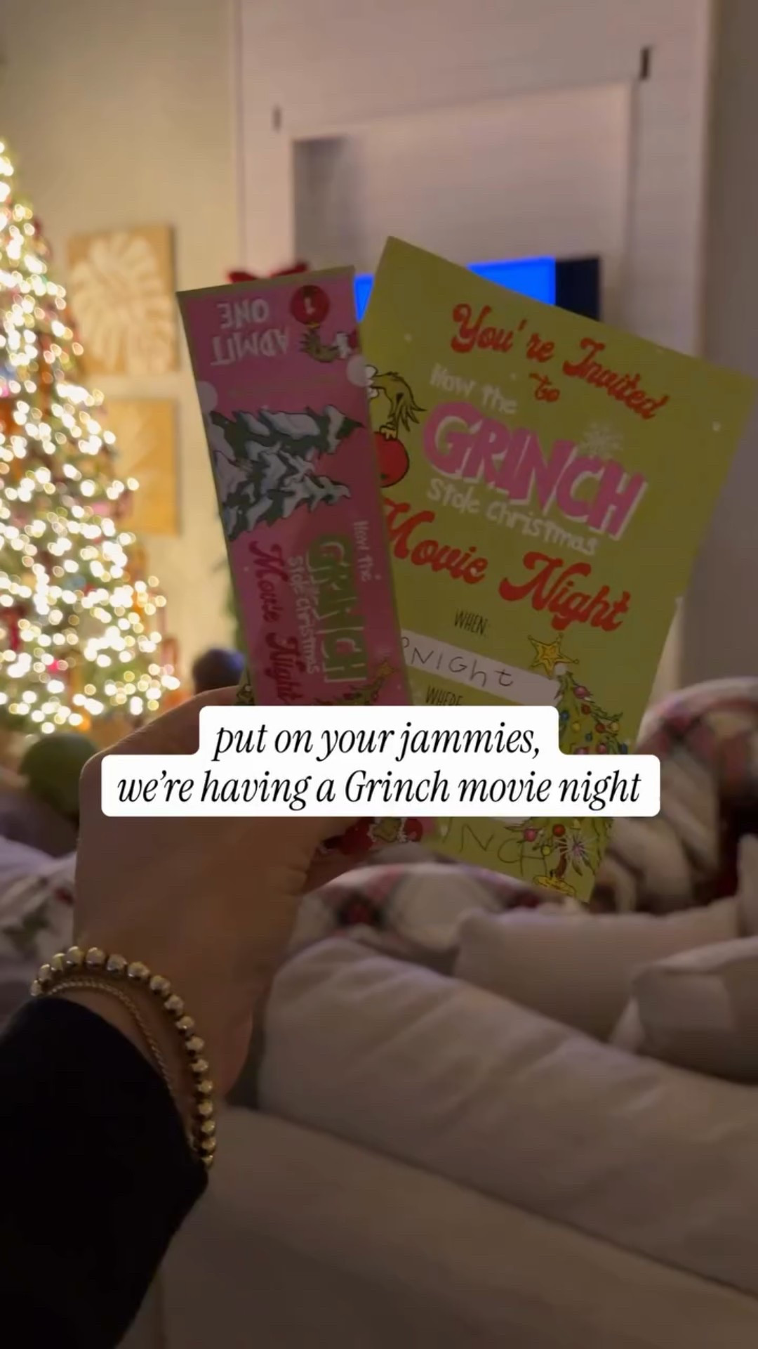 The only time I’ve ever glad Valentine’s Day is out out before Christmas - gummy hearts 😅✨🙌 

Comment SHOP! 

#setupwithme #christmasmovienight #grinchmovienight #grinchparty #partysetup