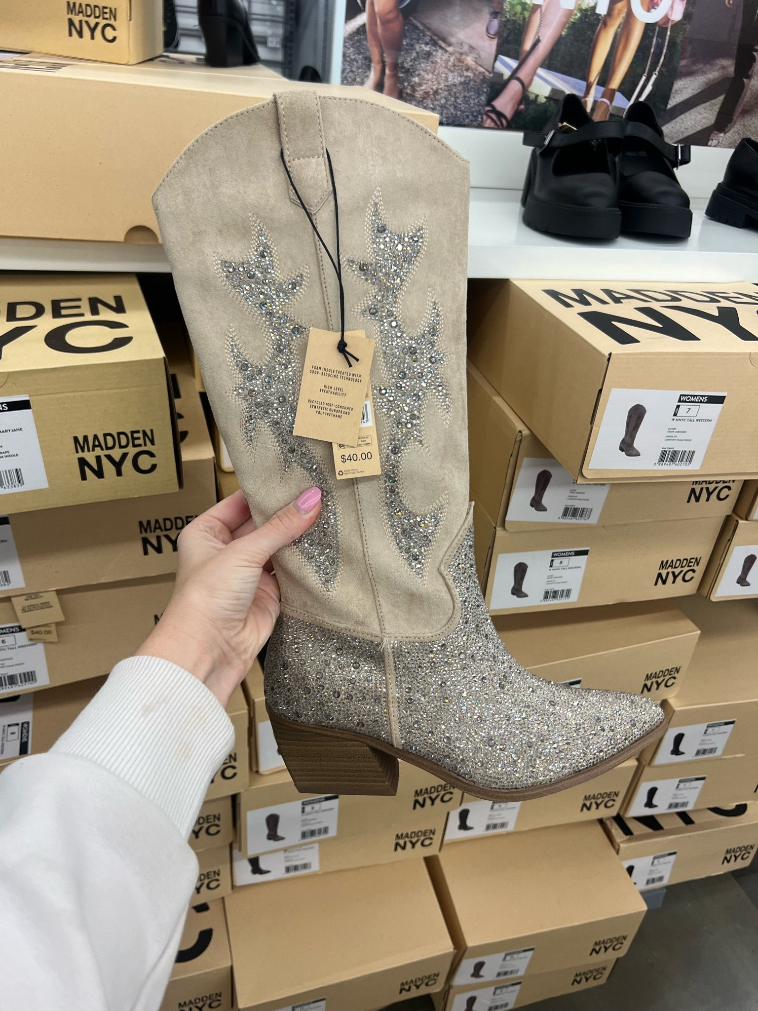 These boots are s cute!! Only $24 

#LTKFindsUnder50 #LTKSaleAlert #LTKShoeCrush