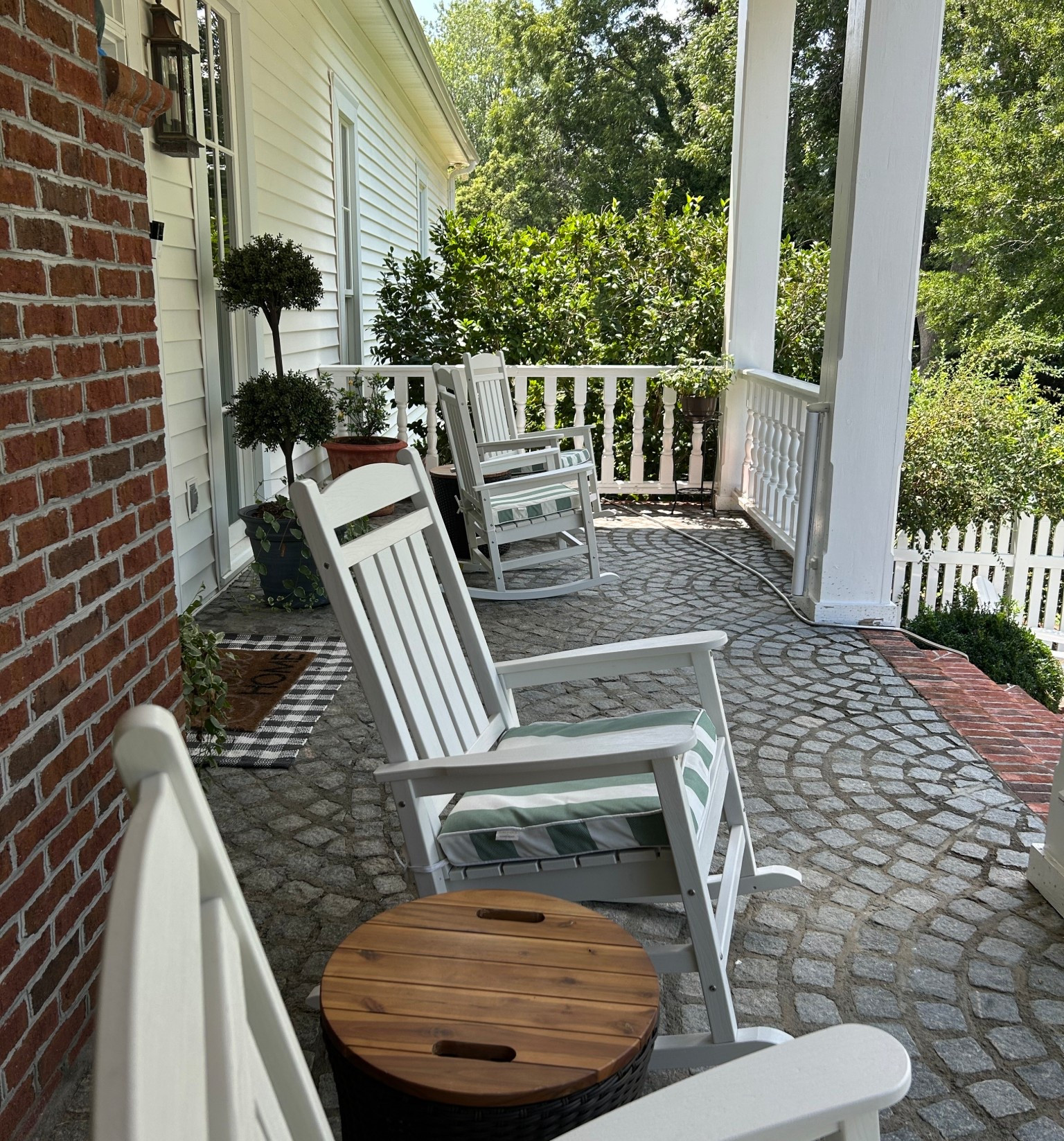 White Outdoor Rocking chairs 


#LTKHome #LTKSeasonal