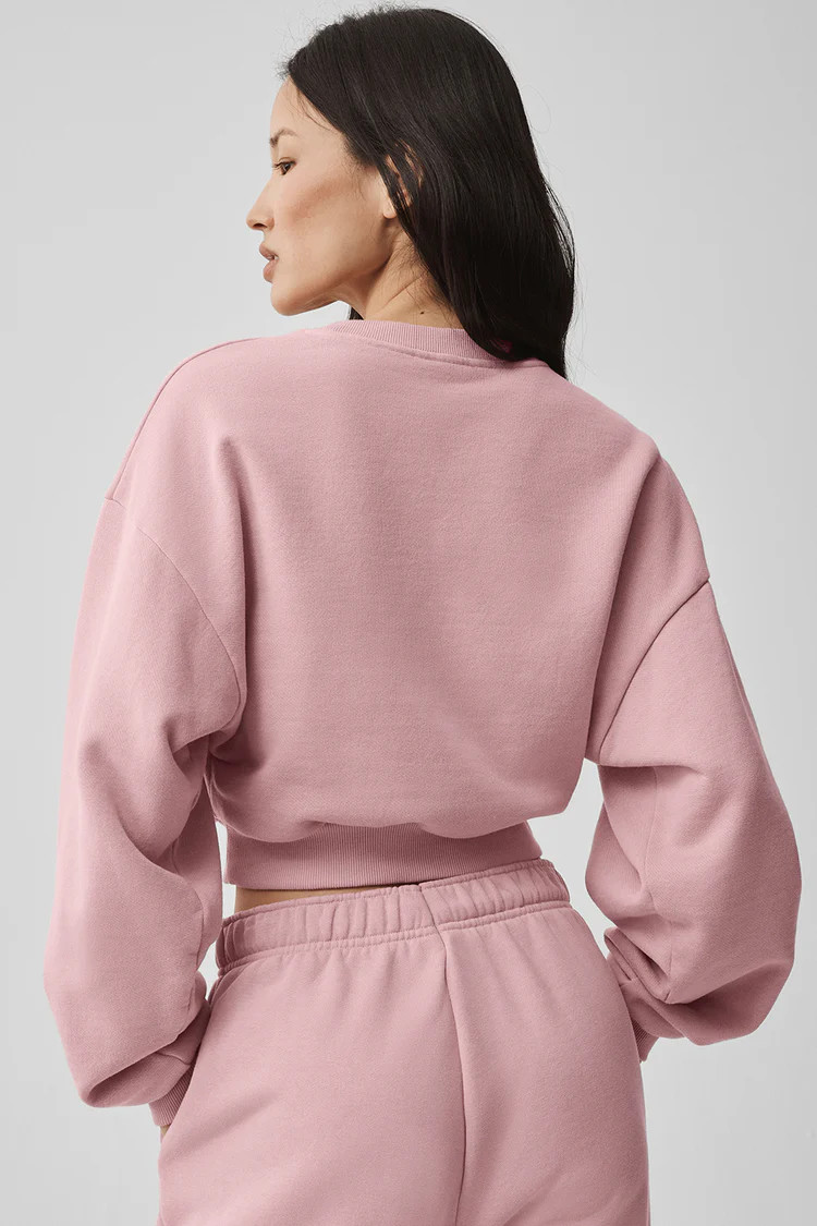 Model is 5'9.5” wearing SModel is 5'9.5” wearing SWearing Size SmallModel is 5'9.5”, with a... | Alo Yoga (US)