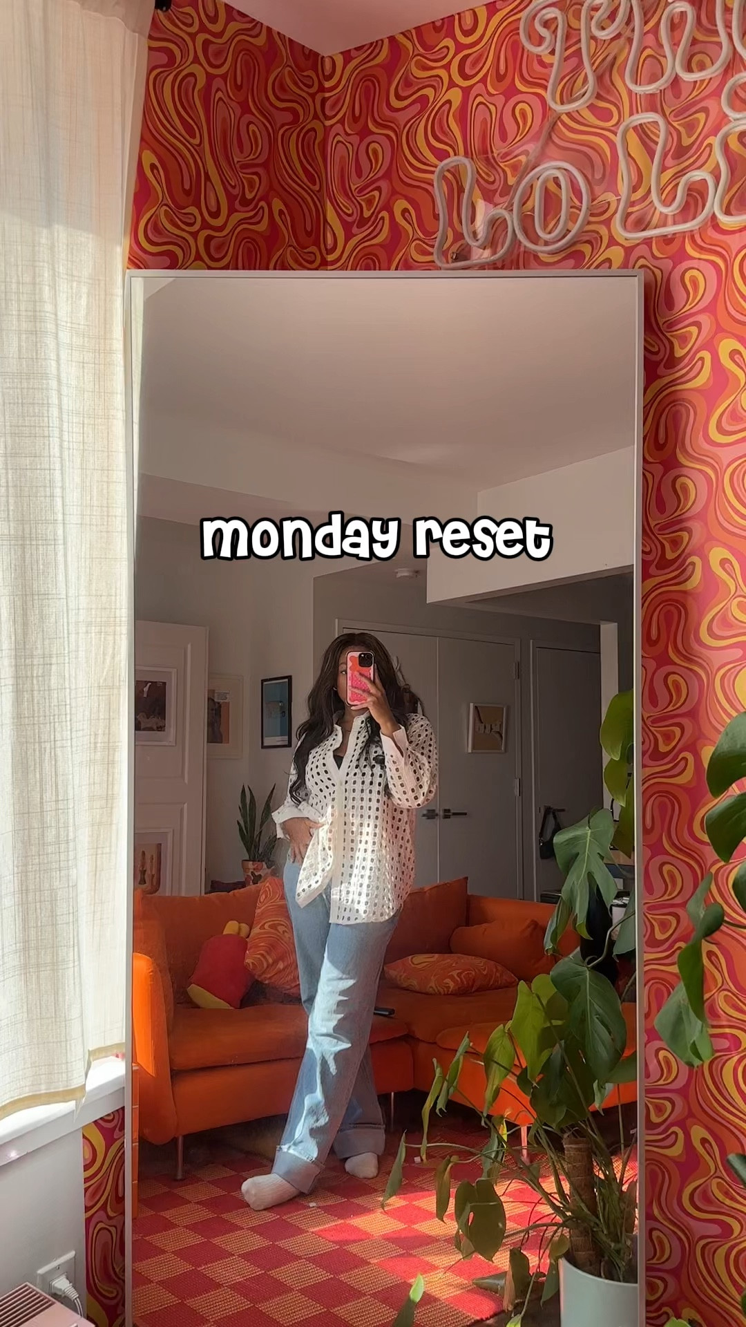 Leaning desk options + Monday apartment reset