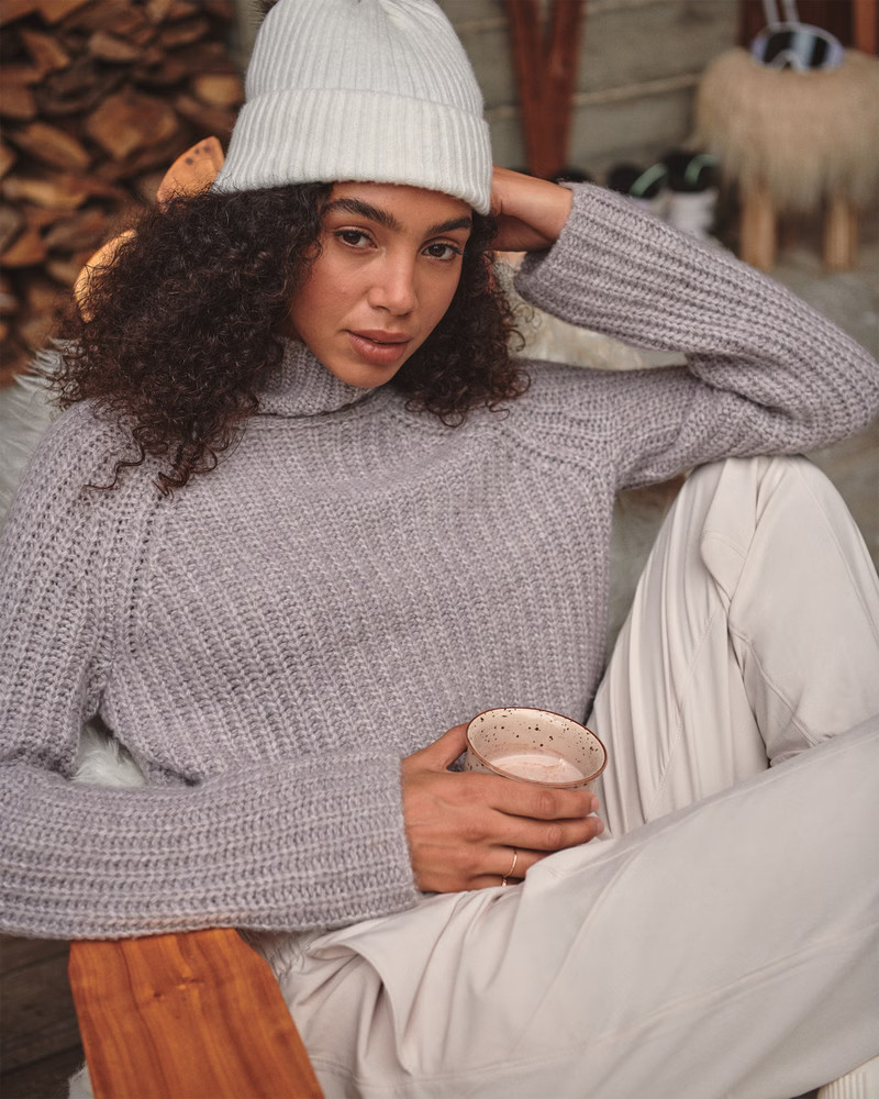 Cropped Turtleneck Sweater | Abercrombie & Fitch (US)