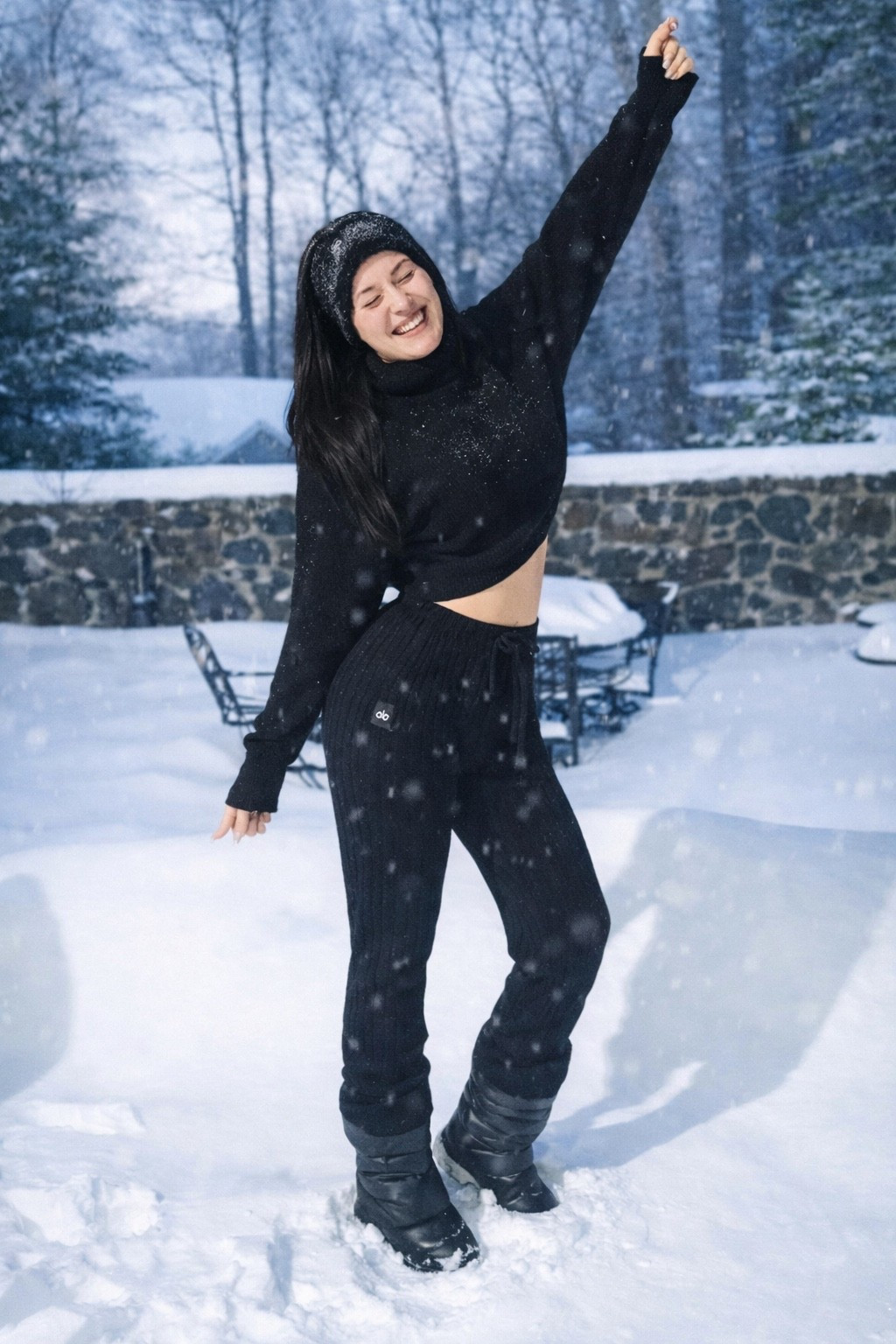 apres ski outfit

winter fashion, Alo skiing 

#LTKActive #LTKSeasonal #LTKTravel