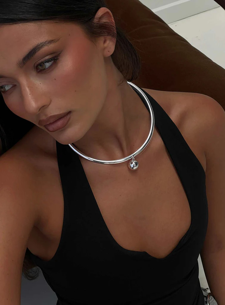 Lisbeth Pendant Necklace Silver | Princess Polly US