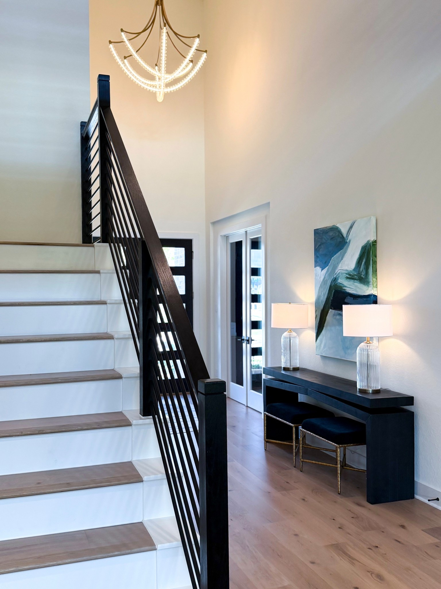 #entryway #modernhome #chandelier

#LTKHome