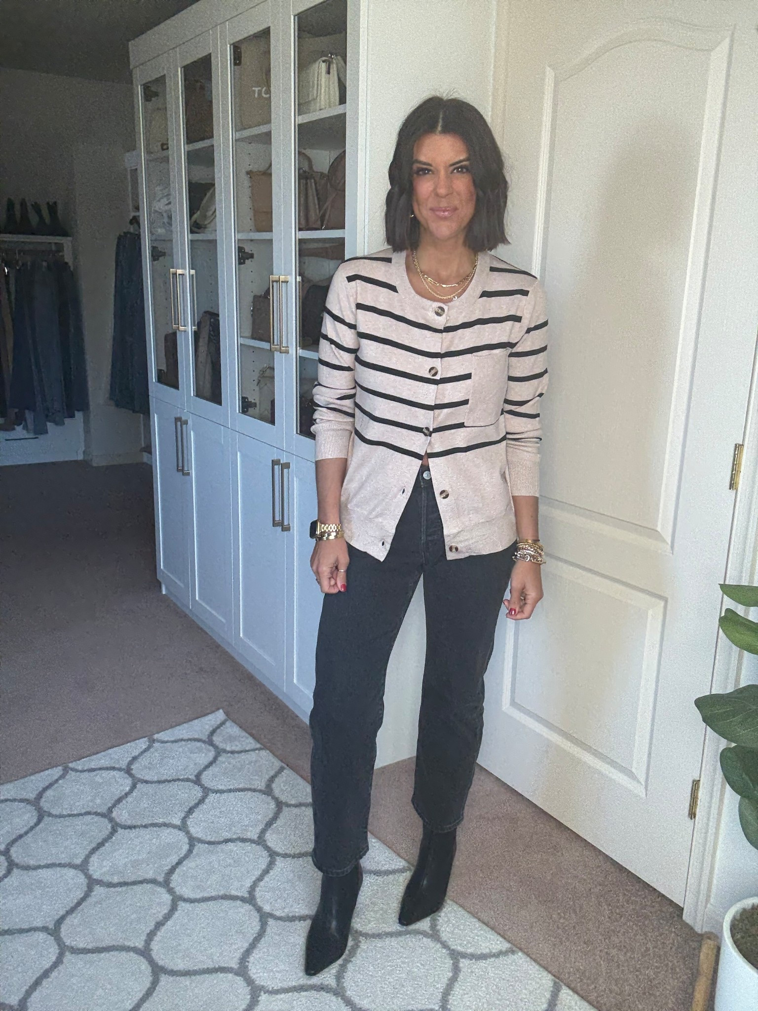 size small in sweater, size 27 short length in jeans. 

#LTKSeasonal #LTKFindsUnder100