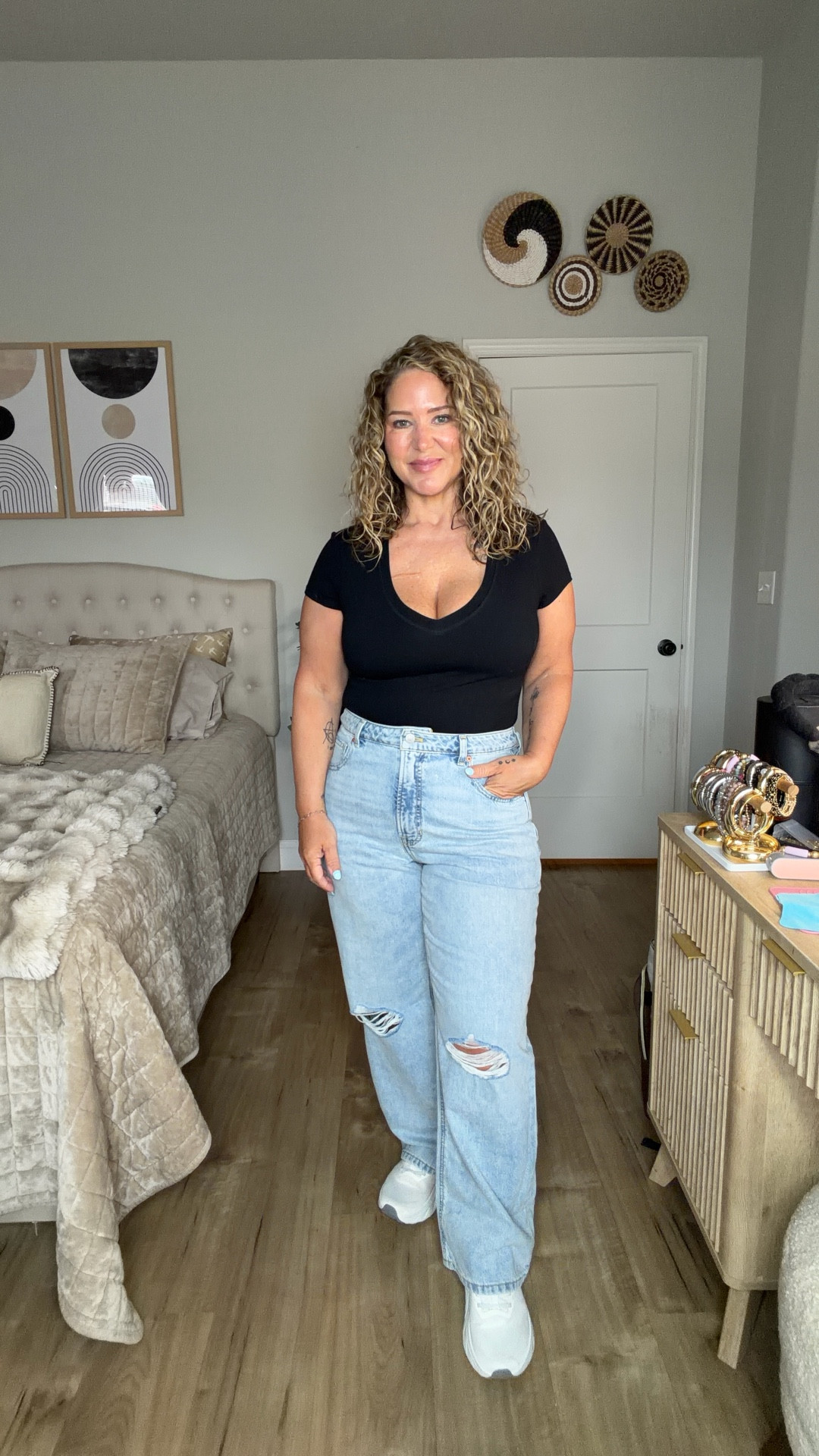 Size large tops 
Size 31 short jeans
Shoes tts 

#LTKPetite #LTKOver40 #LTKMidsize