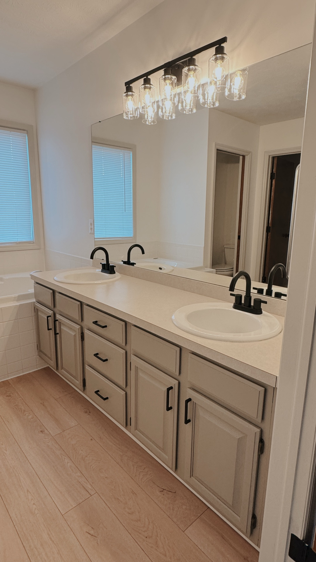 Refinishing cabinets doesn’t have to be scary—this magic paint will transform ANYTHING! No sanding required 😉

#diy #cabinetmakeover #magicpaint 

#LTKHome