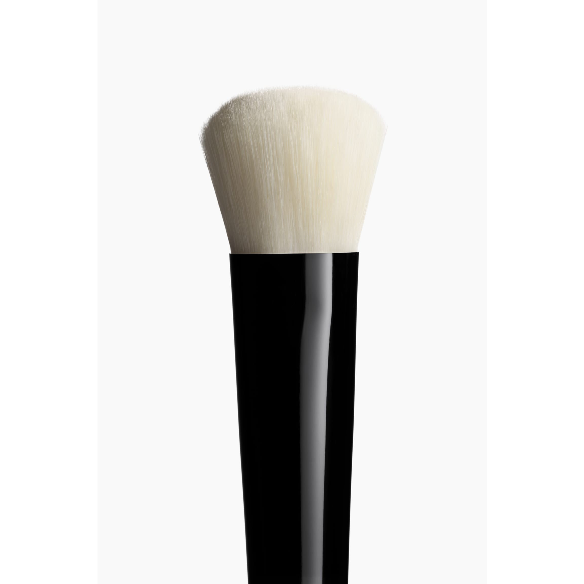 Touch-Up Face Brush N°104 | Chanel, Inc. (US)