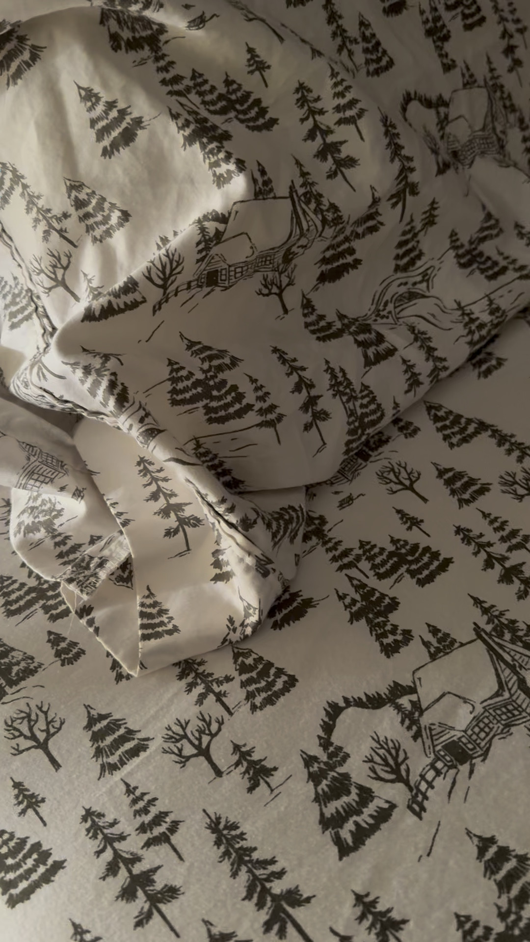 There’s just something cozy about Christmas sheets 
:

#LTKHome #LTKHoliday #LTKSeasonal