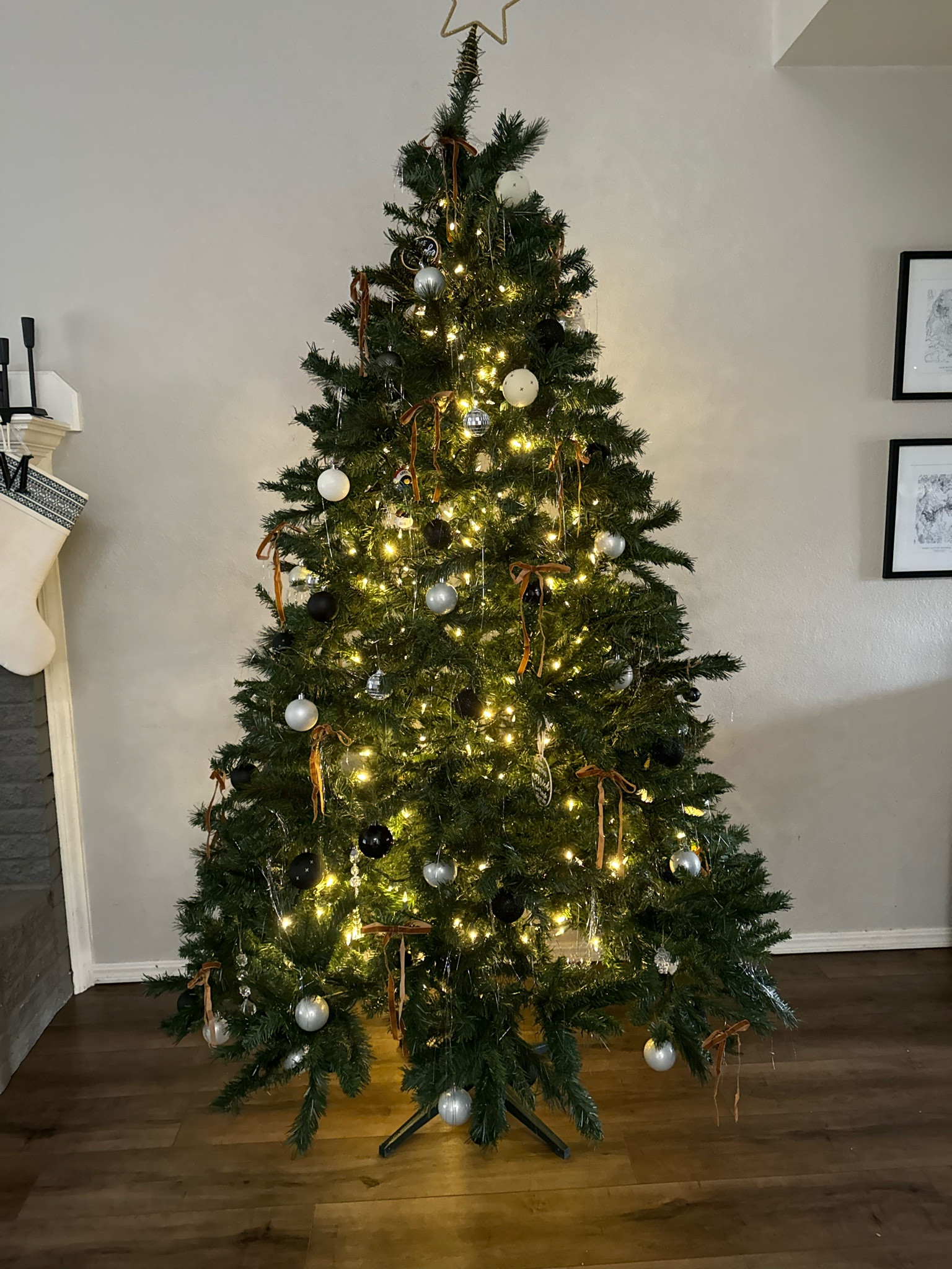 Christmas | Christmas Tree | Basic Christmas Tree | Black and White Christmas Tree | Neutrals 

#LTKHome #LTKSeasonal #LTKHoliday