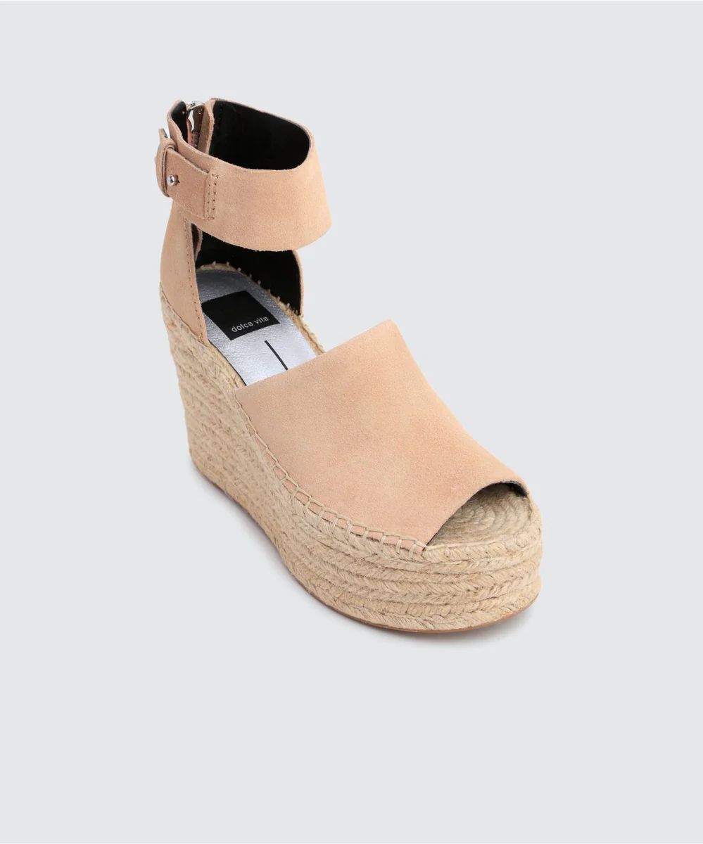 STRAW WEDGES IN BLUSH | DolceVita.com