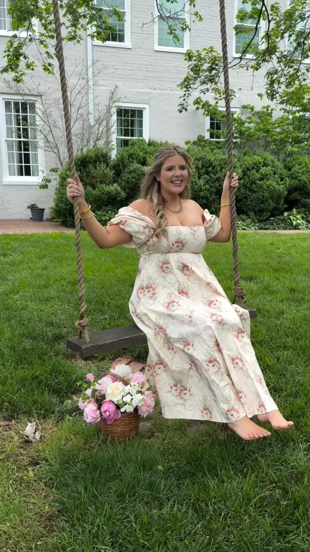 The most amazing day being showered by my friends & family! Thank you @cindykrausrealtor for the most amazing baby in bloom tea party! 

#babyinbloom #babyshowerideas #babyshower #maplegrove #hillhouse #pregnantbellybump #bumpfriendly #babyshowerdress
