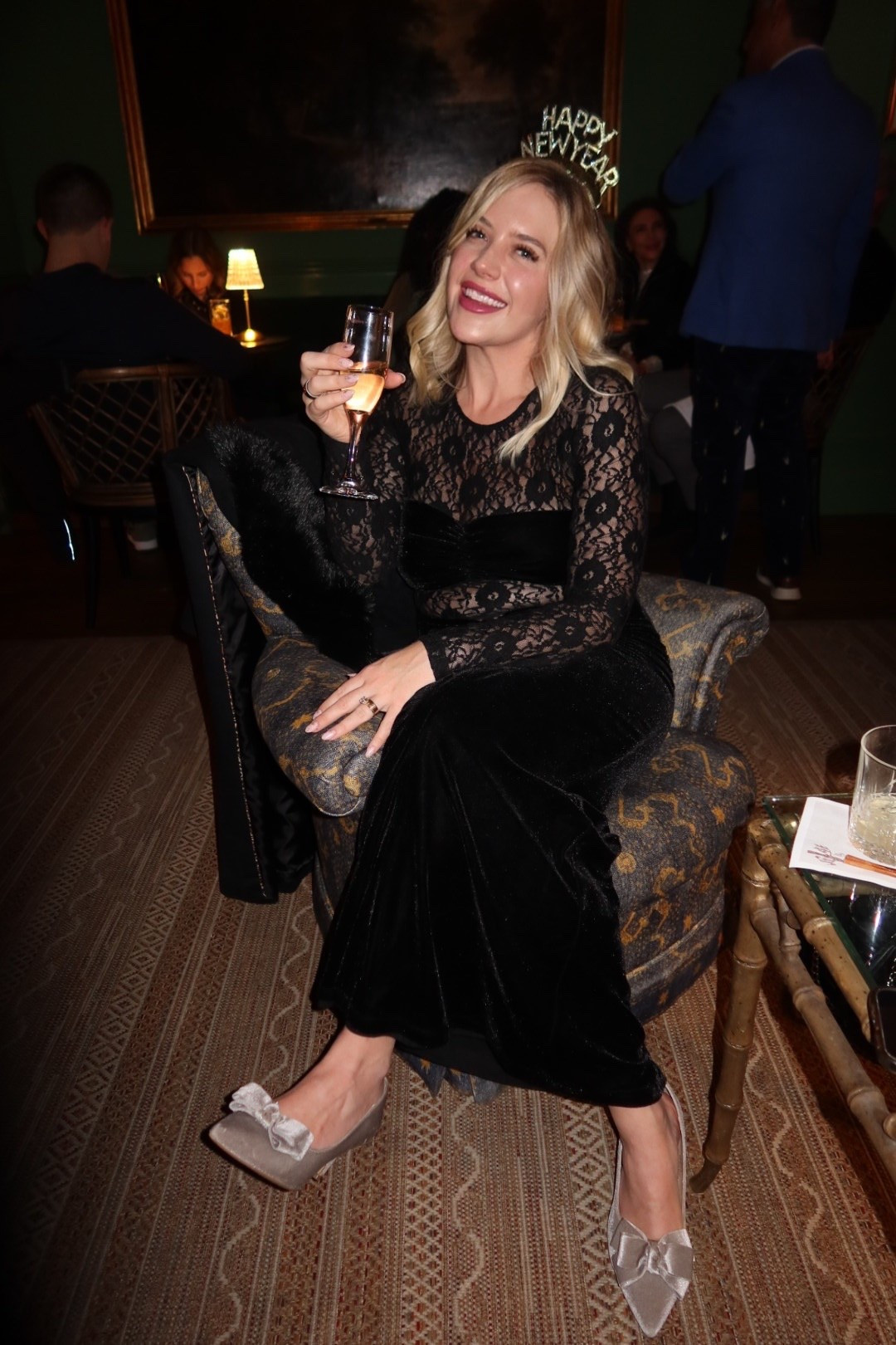 
New year, same love for a velvet moment ✨
This Bardot velour Helenie dress is that girl—timeless, flattering, and perfect for ringing it all in

#nyeoutfit
#newyearsevestyle
#velourdress
#holidayglam
#partylook
#ltkparty
#ltkdress
#eveningwear
#nightoutstyle
#classicglam
#fashionfinds
#styledfornye

#LTKValentine #LTKdayinmylife #LTKgrwm