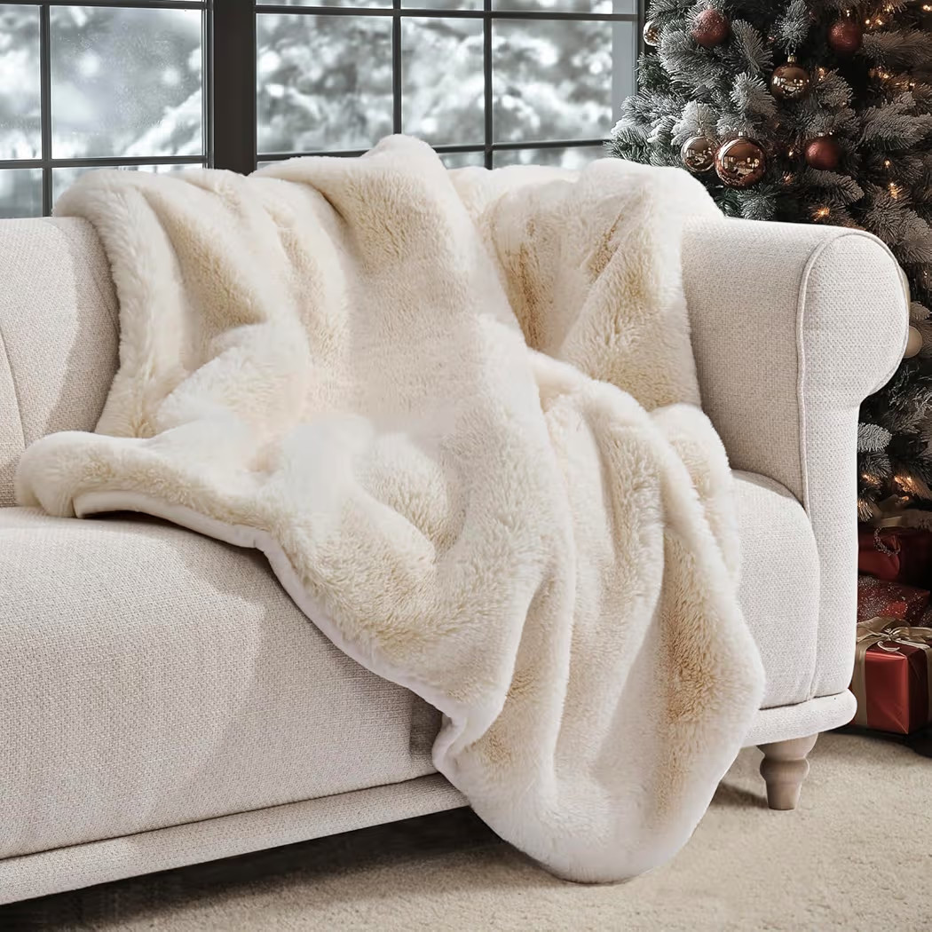 EVERGRACEHOME Luxury Soft Faux Chinchilla Fur Throw Blanket for Couch, Warm Thick Heavy Winter Th... | Amazon (US)