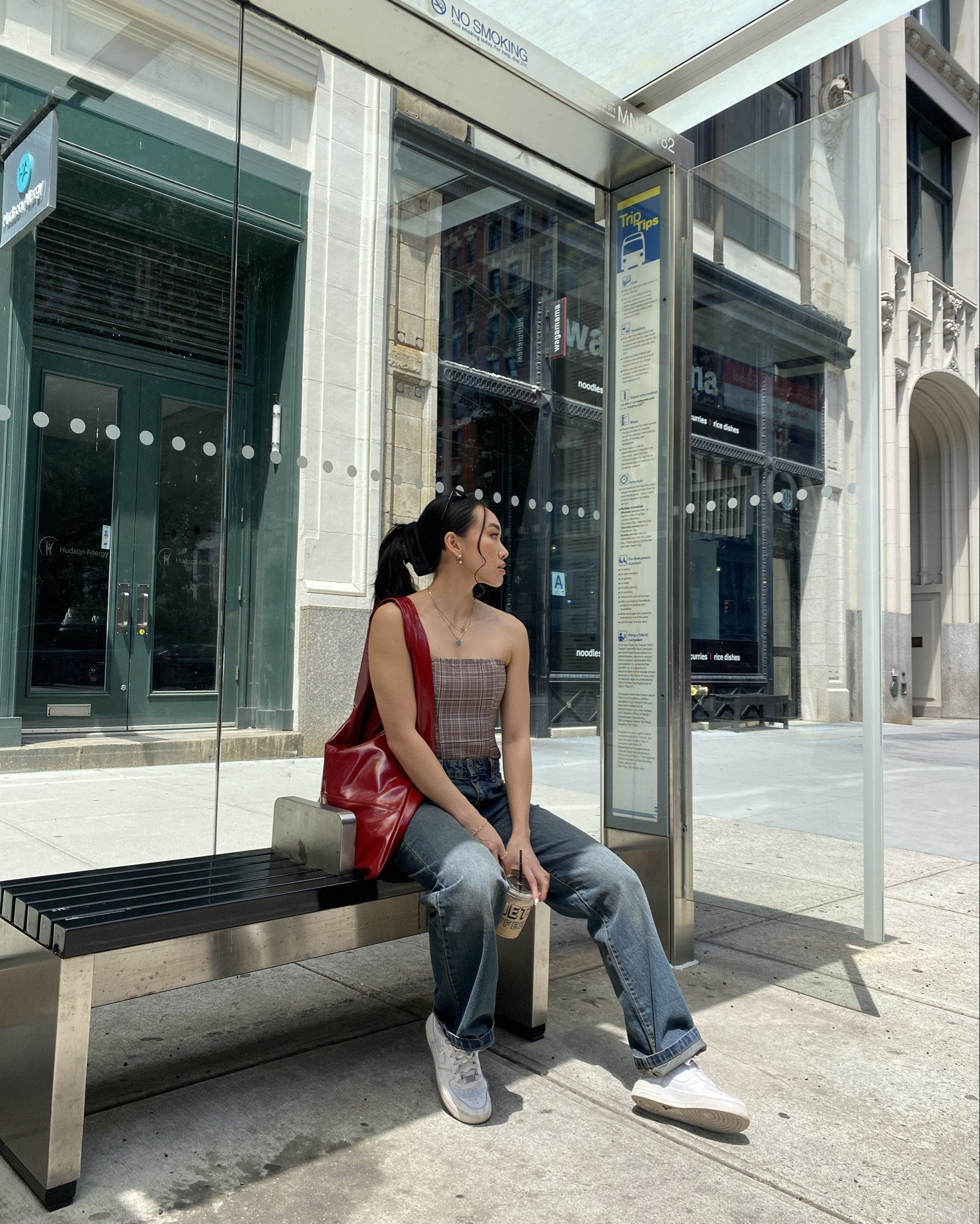 casual city girl outfit 🏙️ top is white fox boutique, bangs is cider. linking similar pieces below!  #nycfashion #gossipgirl #baggyjeans #cityfashion 