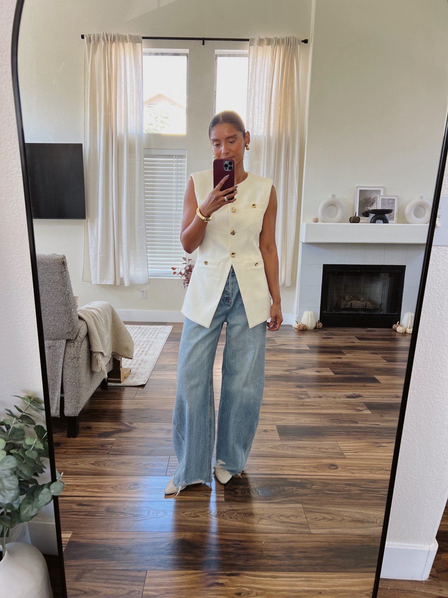 Work wear look! Love these girlfriend jeans