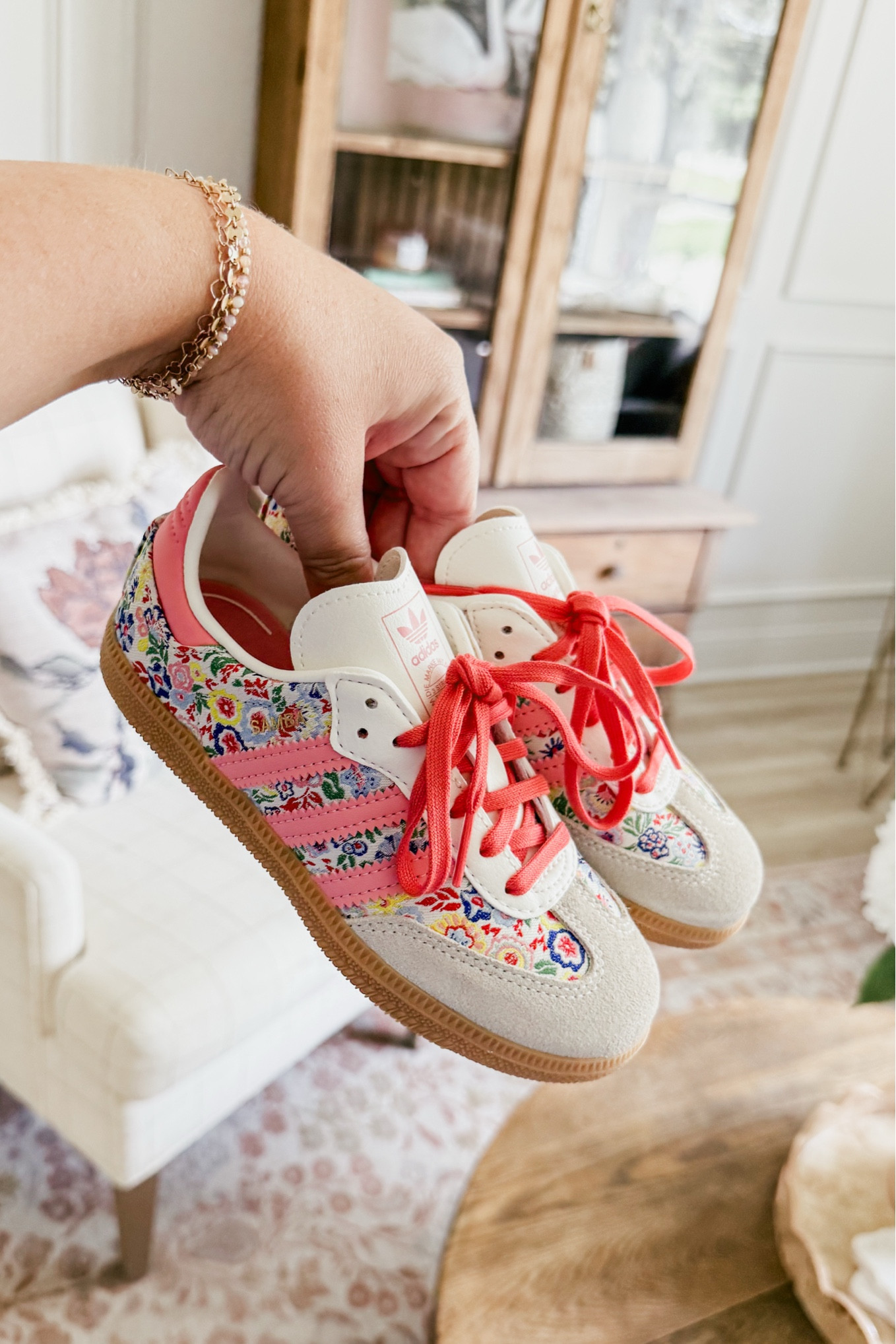 The cutest!!! 

THEBLOOMINGNEST toddler kids tennis shoe spring summer floral color 

#LTKStyleTip #LTKKids #LTKShoeCrush