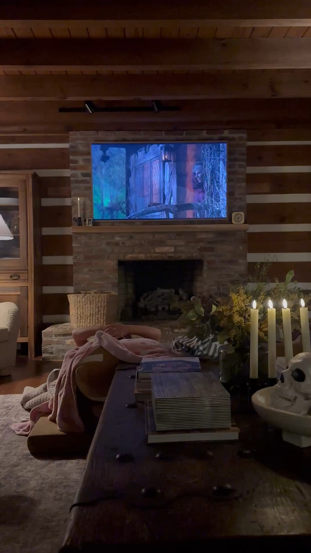 Cozy movie night hocus Pocus and Apple
Cider 🍎 

#LTKHome #LTKHalloween #LTKSeasonal