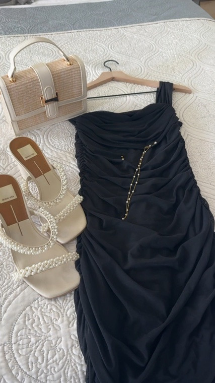 Wedding guest season calls for timeless pieces you’ll reach for again and again 🖤

A classic black dress, pearl details, and woven textures that feel effortlessly elegant from the ceremony to the dance floor 💒💃

Perfect for celebrating love, sipping champagne, and making memories all night long 🥂💍

#WeddingGuestStyle #WeddingGuestDress #SummerWedding #WeddingSeason #LittleBlackDress #PearlDetails #ElegantStyle #DateNightLook #ClassicStyle #EffortlessFashion #LTKStyle #LTKFinds #OOTD

#LTKWedding #LTKSeasonal #LTKMidsize