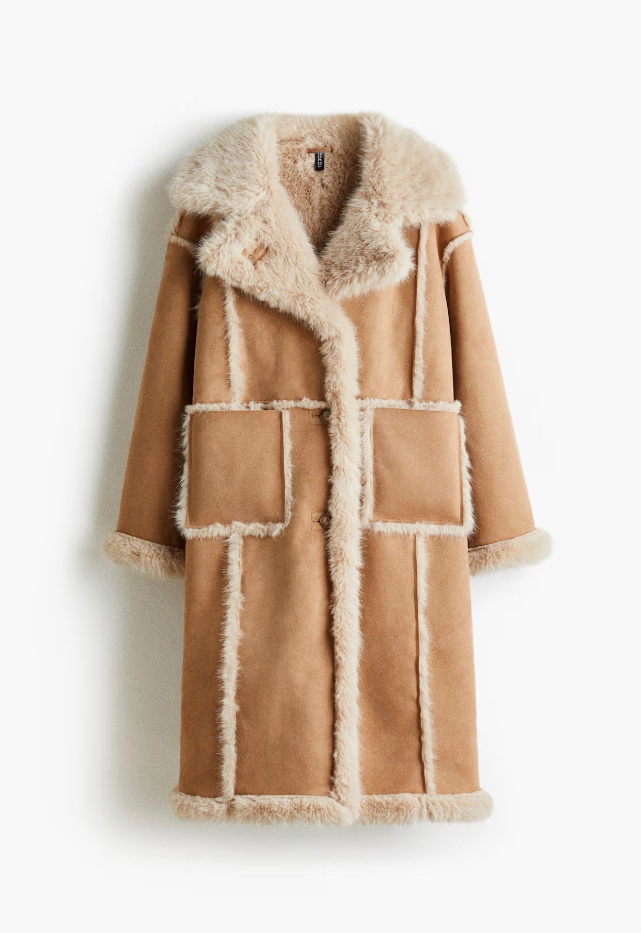 Stunning chic winter coat. 

#LTKdayinmylife #LTKHoliday #LTKGiftGuide