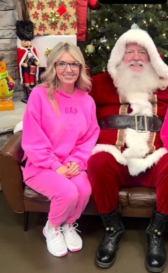 Gap fit
Top xs
Pants xs
Shoes nike 

#LTKFindsUnder50 #LTKActive #LTKmomlife