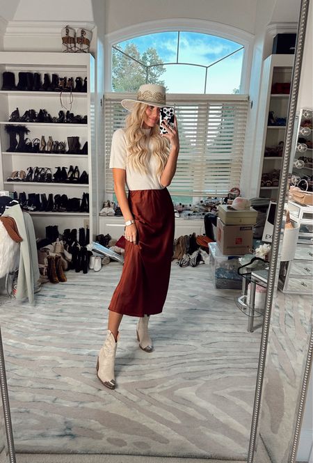 Abercrombie x Kathleen Post collection
midi skirt (small) / mock neck sweater (small) / hats n roses hat / free people booties 

#LTKstyletip #LTKfindsunder100 #LTKfindsunder50