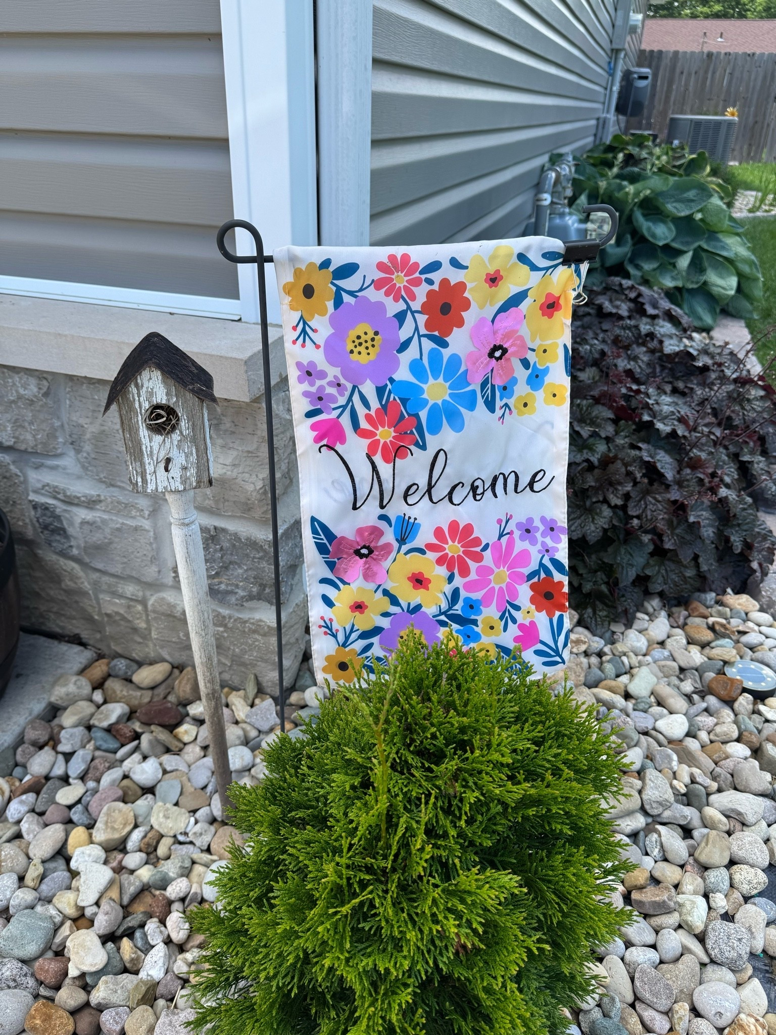 Summer yard flag!

#LTKSeasonal #LTKHome #LTKdayinmylife