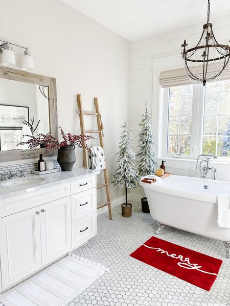 Holiday bathroom inspiration 

I used the 5’ and 6’ trees in here

Reds and whites | woodland | red berries | merry bath mat | Alpine trees | flocked balsam fir | narrow tree | porch Christmas trees | neutral bathroom | marble bathroom

#LTKHoliday #LTKfindsunder100 #LTKhome