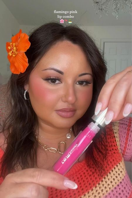 this lip combo has me in a chokehold

GET THE LOOK 💫

💖 @tartecosmetics lip liner (rose)
💖 @r.e.m.beauty glossy balm (strawberry soda)

#lipcombo #rembeauty #summermakeup #summermakeuproutine #lipgloss #lippie #pinklips #glossylips #beautytok #pinkvibes #summervibes