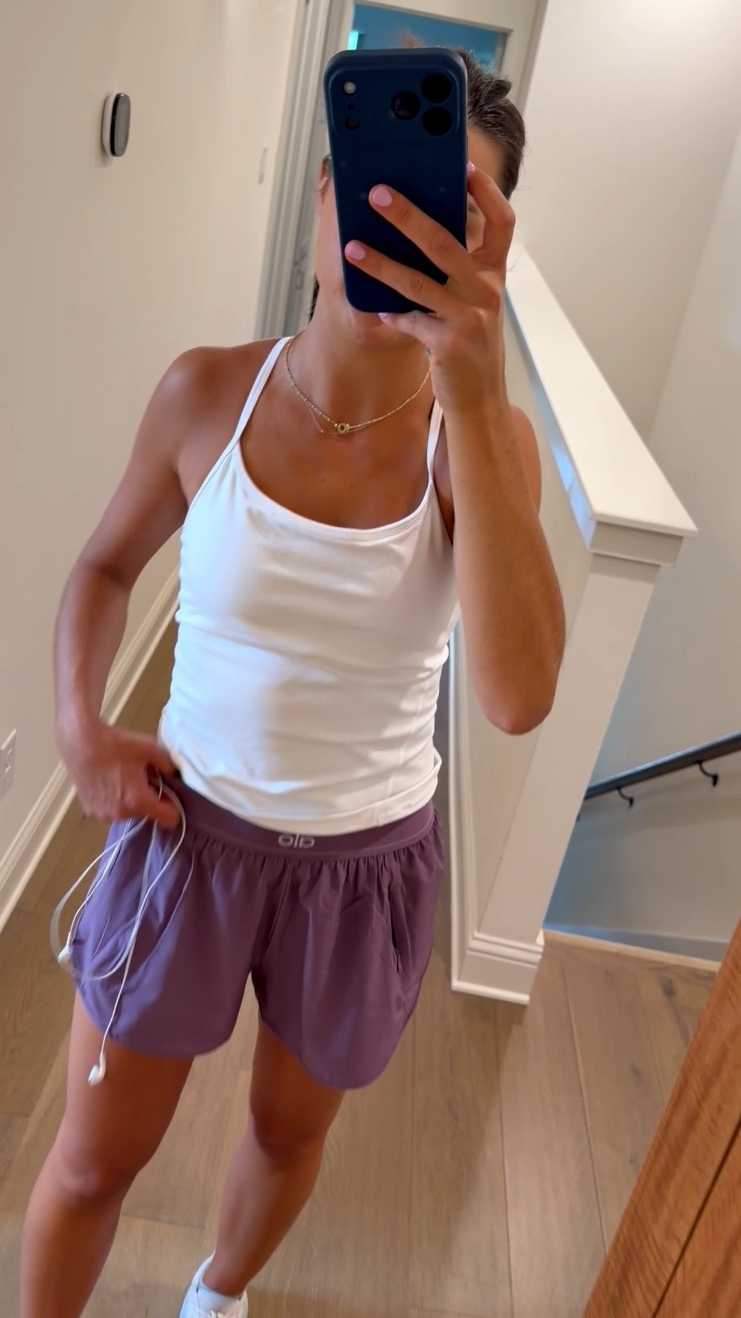 @Alo Yoga @Aerie @hokas
walk ootd !

#LTKfitnessgoals #LTKActive #LTKootd