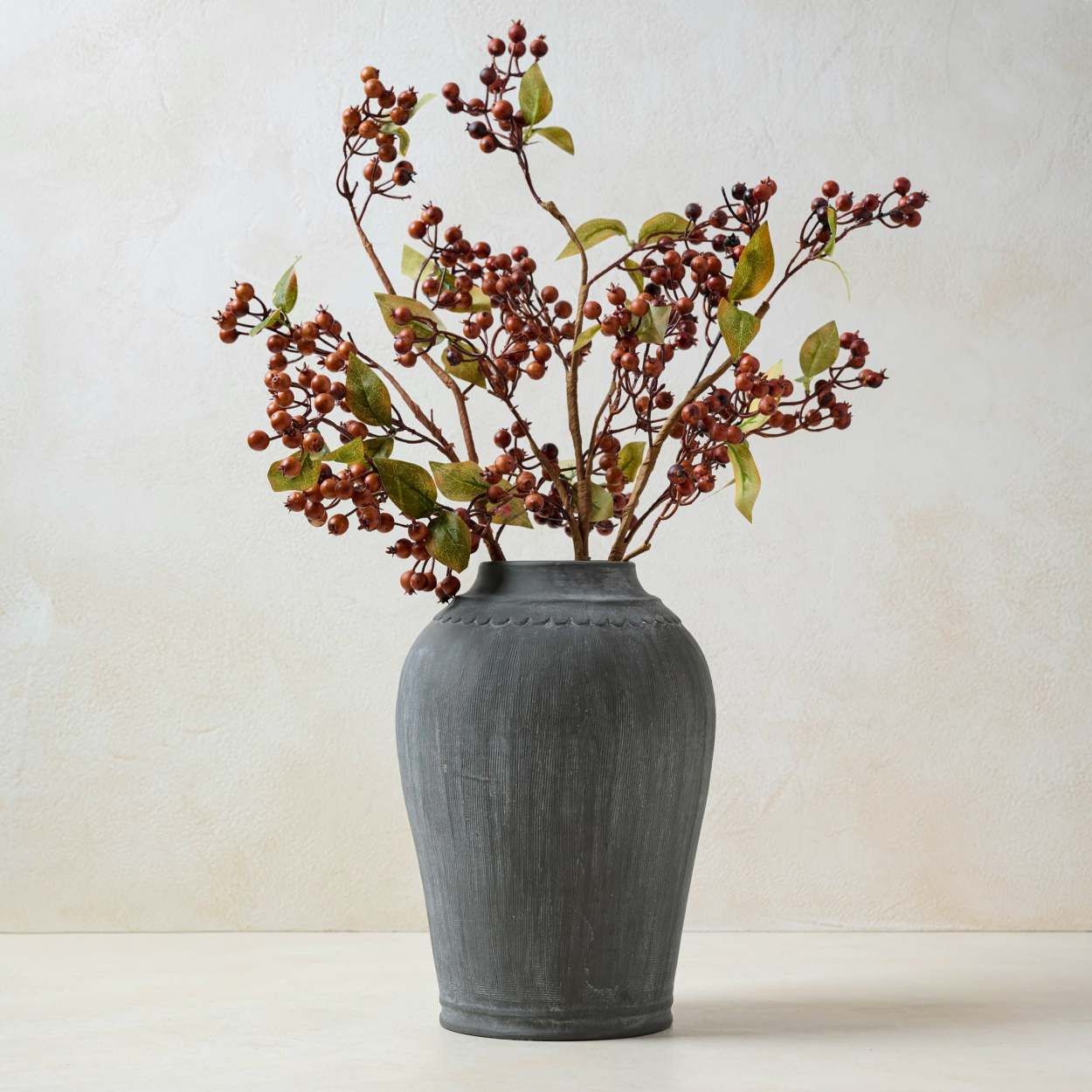 Scalloped Black Vase | Magnolia