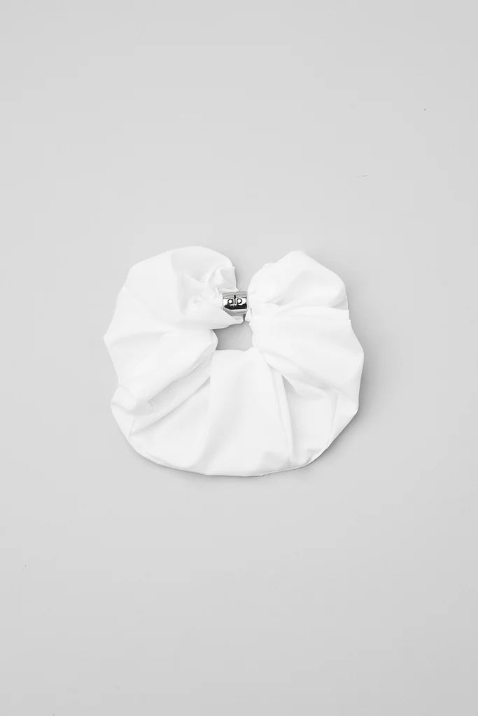 Bead It Oversized Scrunchie - White | Alo Yoga