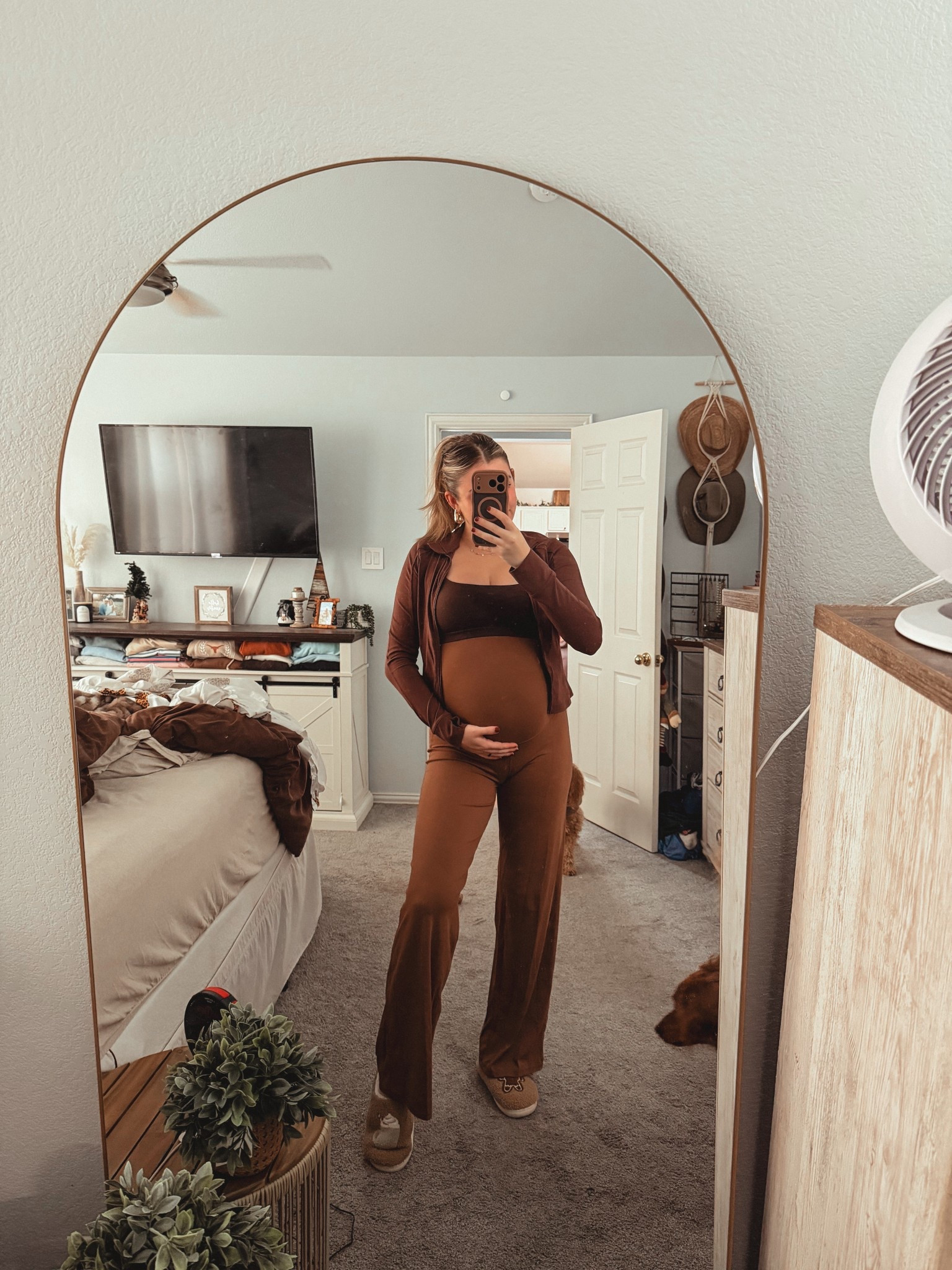 Maternity outfit inspo. Activewear. Cute outfit inspo  

#LTKootd #LTKBump #LTKActive