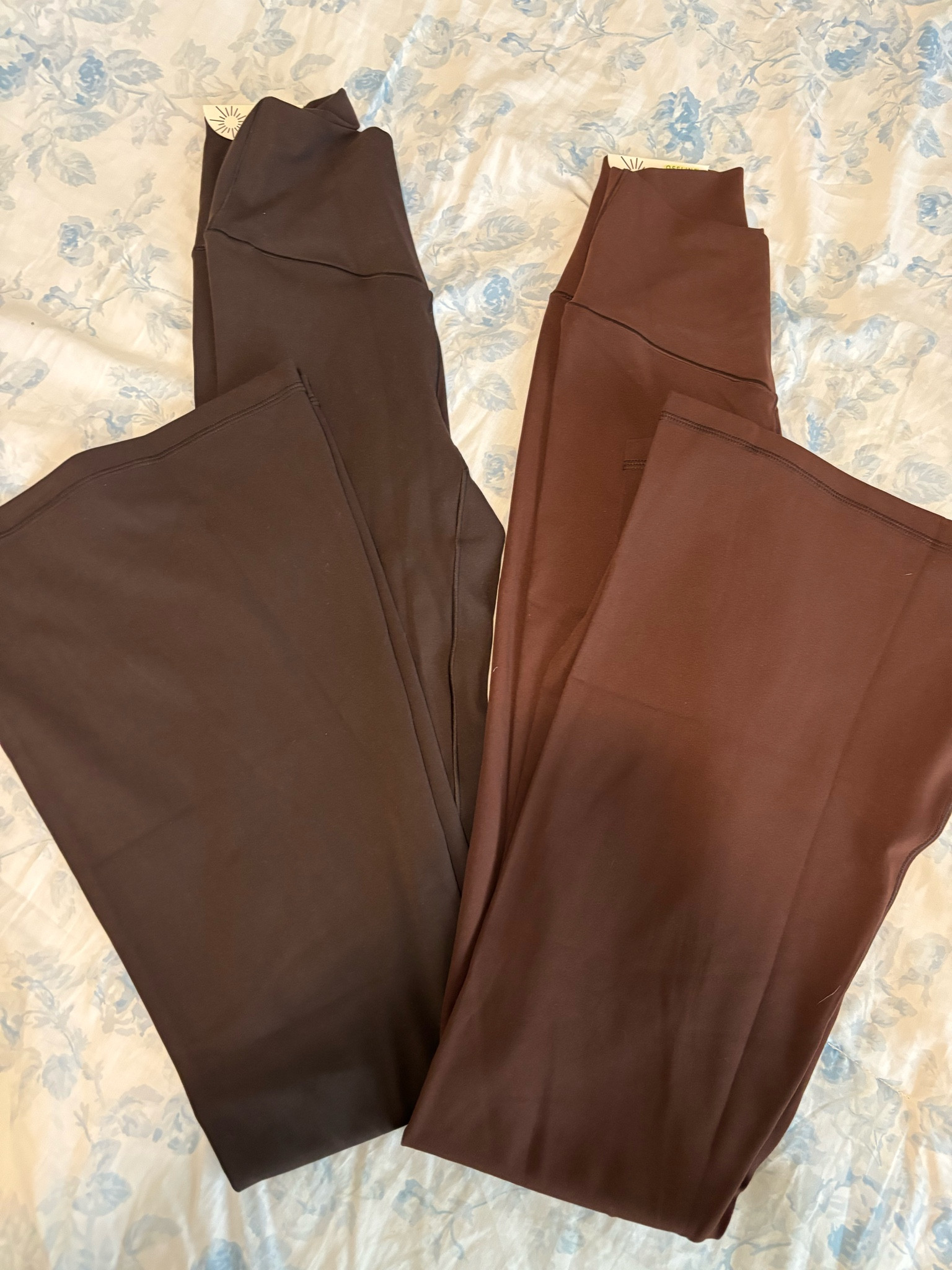 American Eagle Brown flare leggings

#LTKfindsunder50 #LTKSeasonal #LTKsalealert
