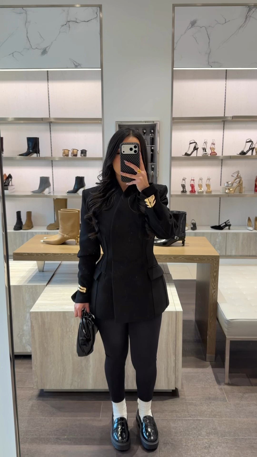 nothing like a fitted blazer @Zara 🖤

#LTKootd #LTKgrwm #LTKWorkwear