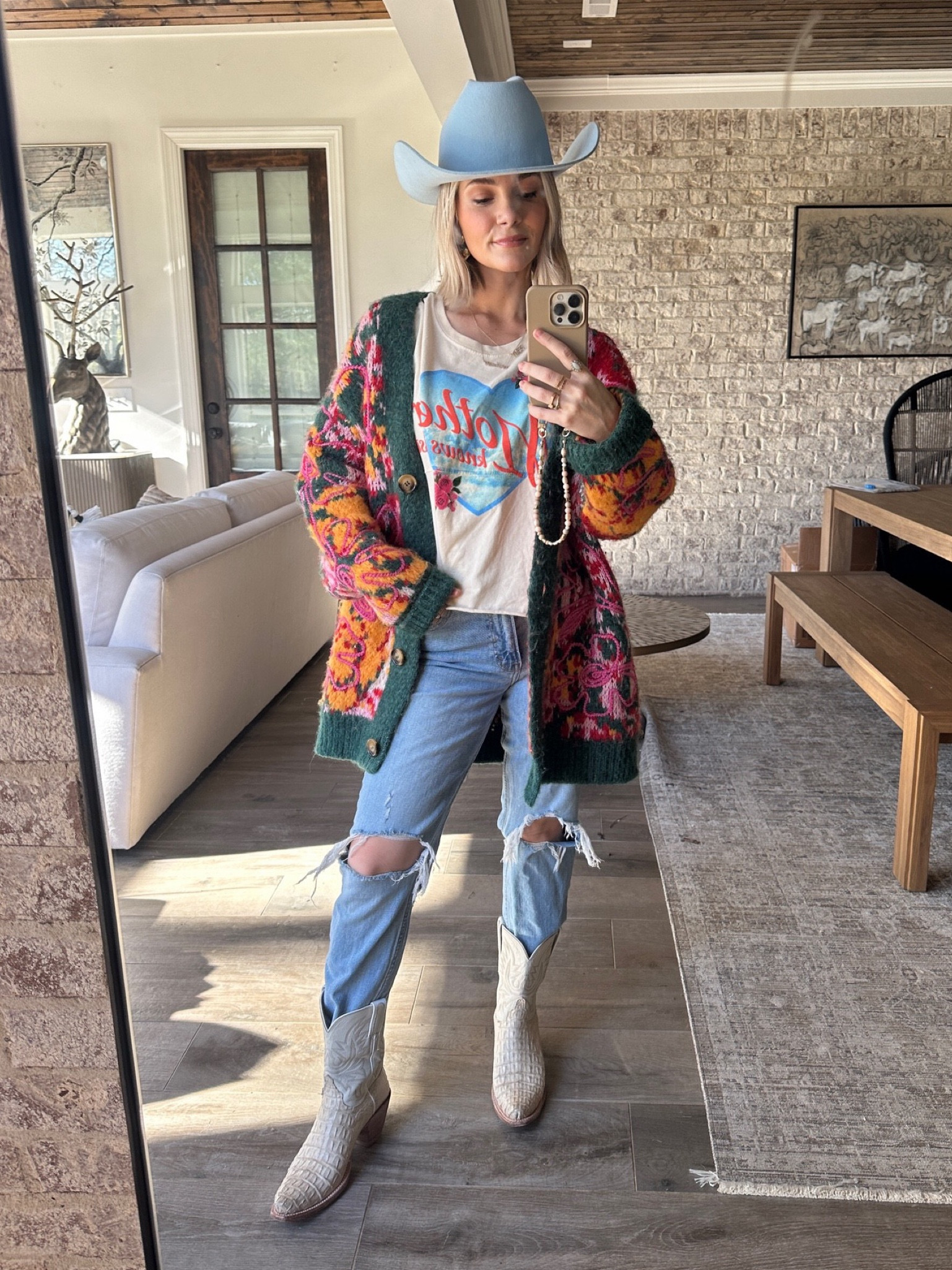 How I style my favorite jeans from Abercrombie! The high rise mom Jean! They are 20% off along with everything else with code AFLTK !

#LTKstyletip #LTKSpringSale #LTKsalealert