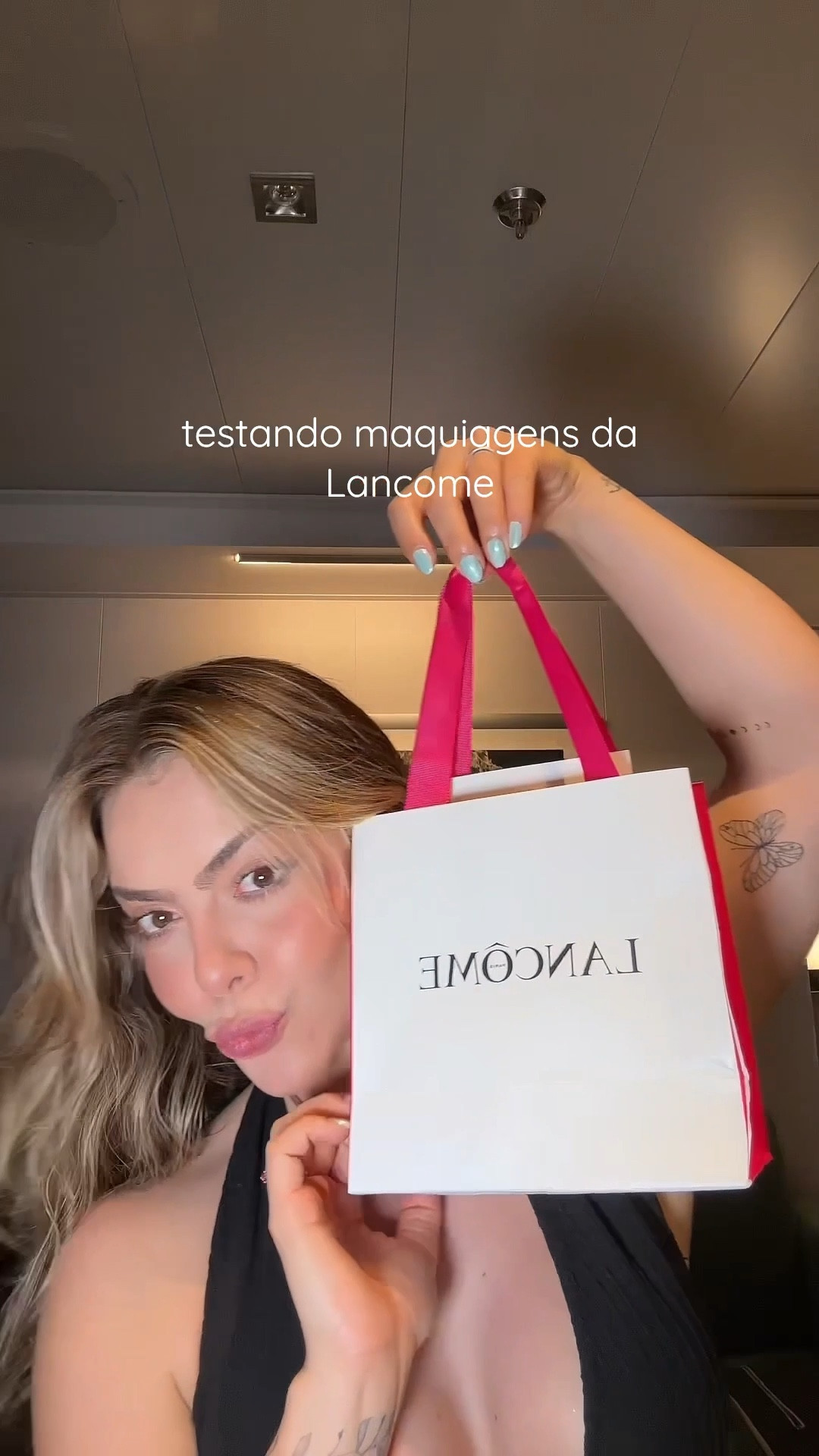 Testando pela primeira vez às makes da Lancome e me apaixonando por todos os últimos lançamentos! 

Lip shaper, balm butterglow e a sombra líquida que pode ser usada de forma super versátil, cores na tela ❤️✨

#LTKbeleza