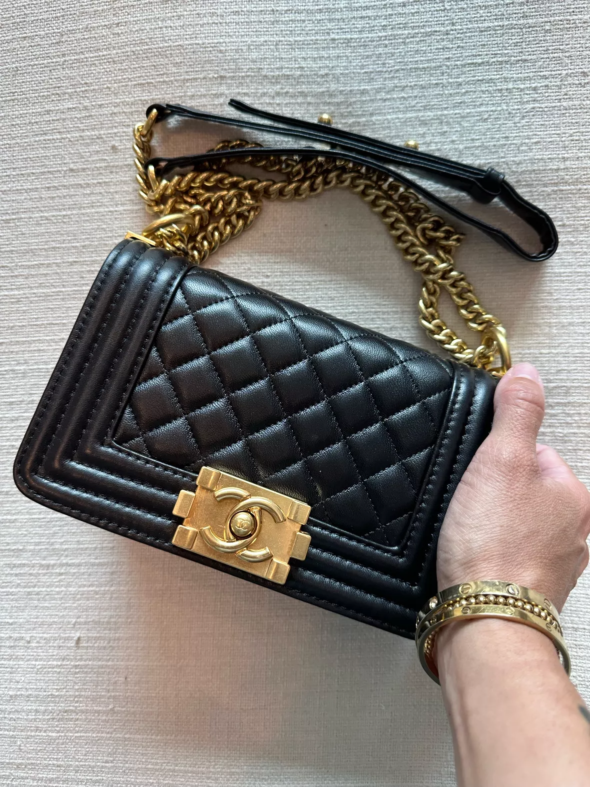 Gucci Cream & Gold Leather Brass Logo Quilted Crossbody Strap Bag